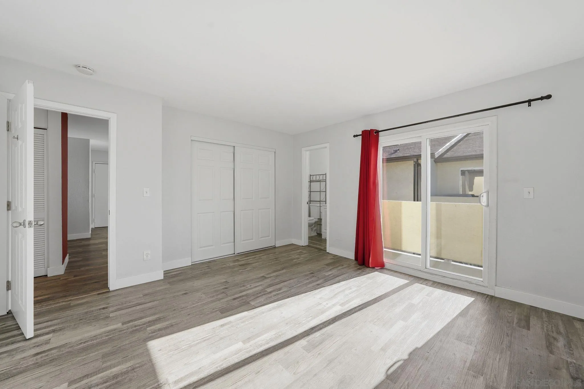 https://cdn.realtyfeed.com/cdn/127/260013003/dcb0ce18121bb22efa8f8b56b8745b24.webp