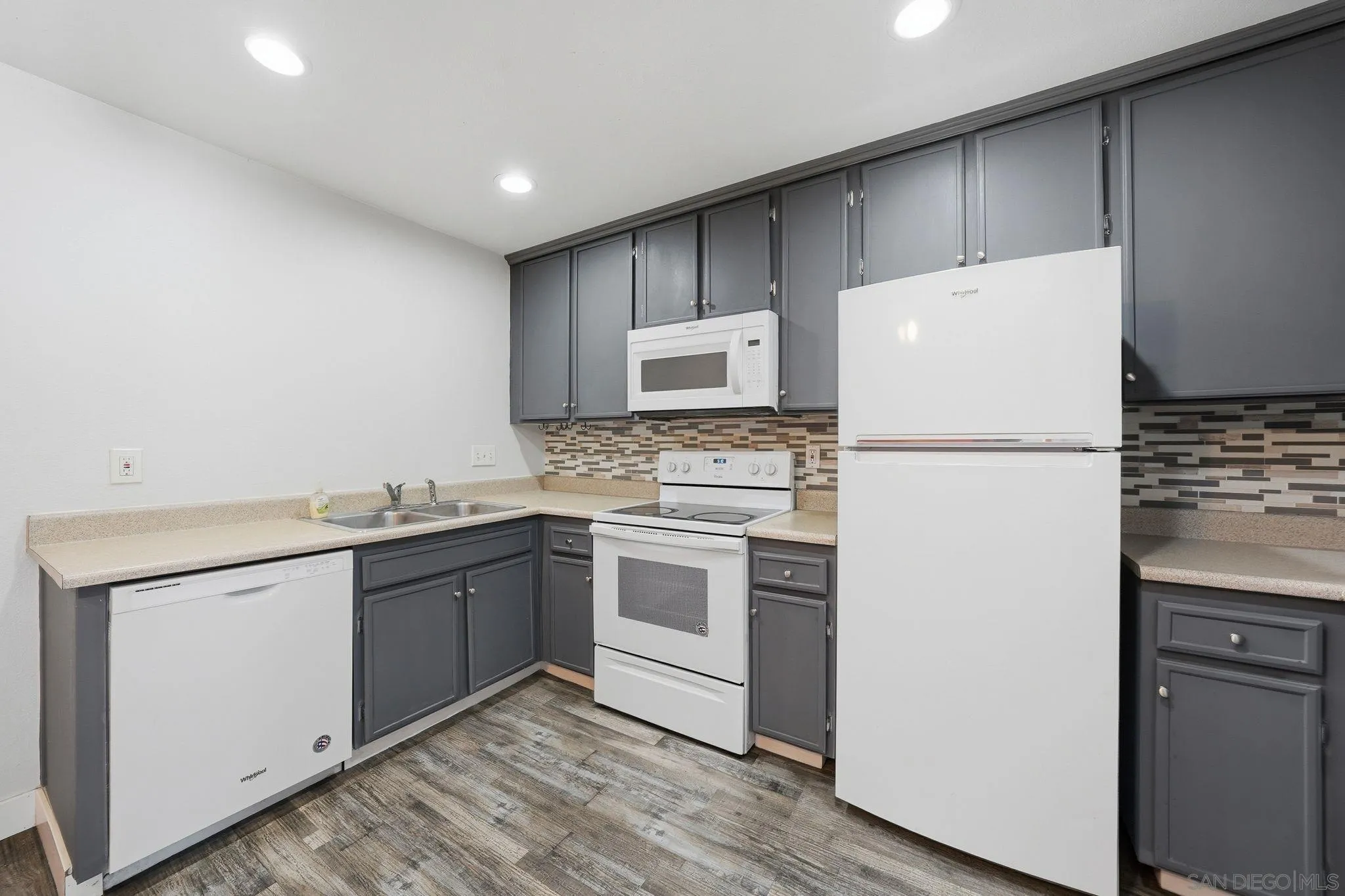 https://cdn.realtyfeed.com/cdn/127/260013003/f7486d5538a15f52a62eae030658c9ca.webp