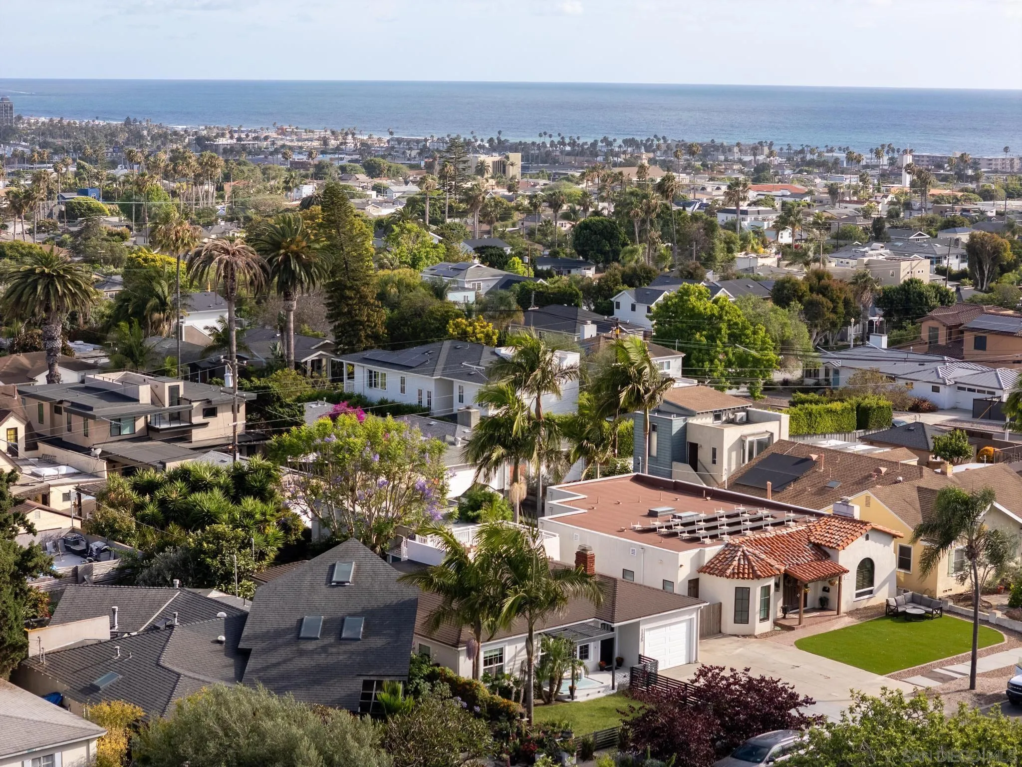 https://cdn.realtyfeed.com/cdn/127/260013010/a8f7891c10292fd1c6ec9bb11f141cc7.webp