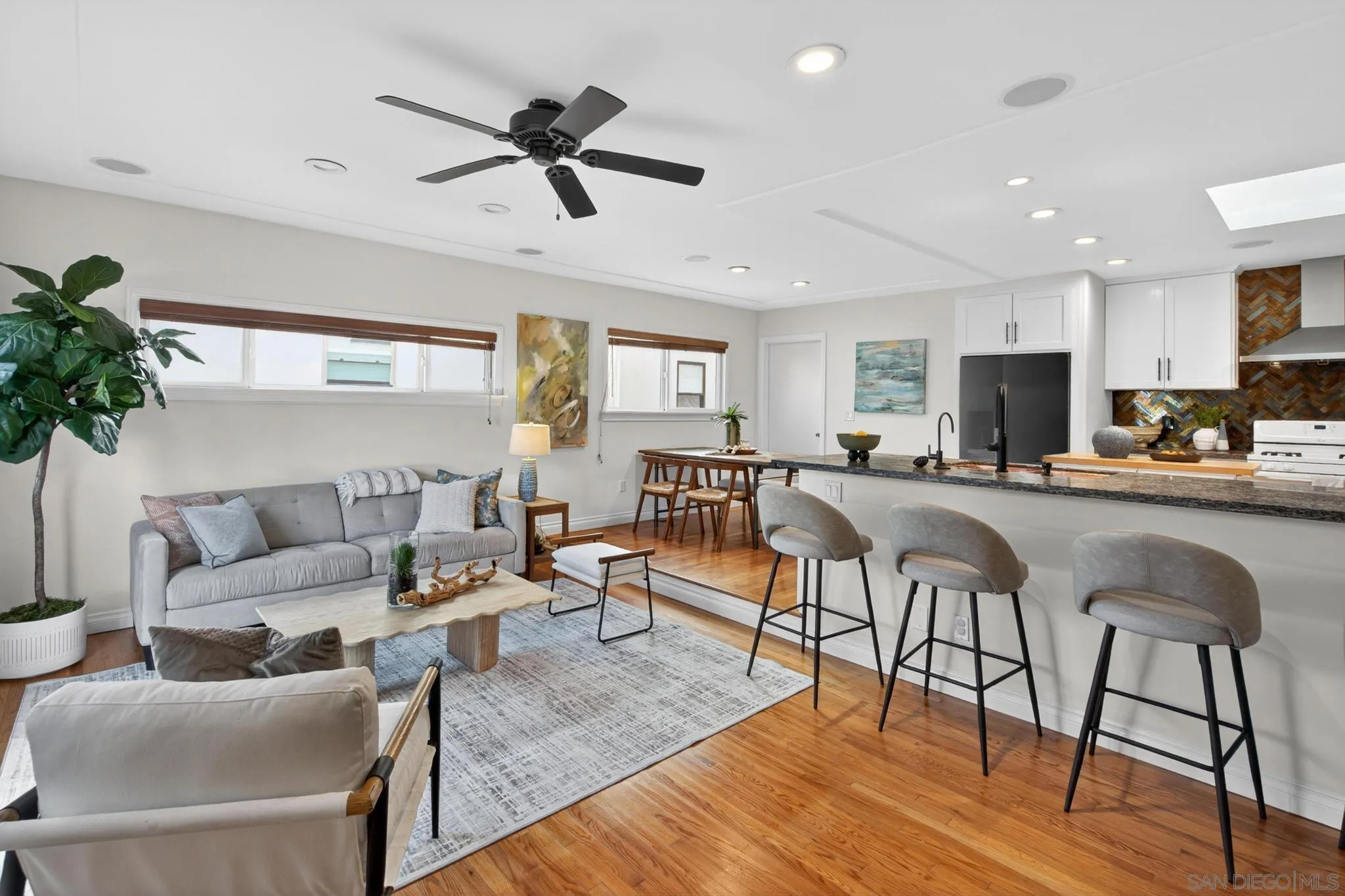 https://cdn.realtyfeed.com/cdn/127/260013010/b16b7eb844b76ba65721c830464ade11.webp