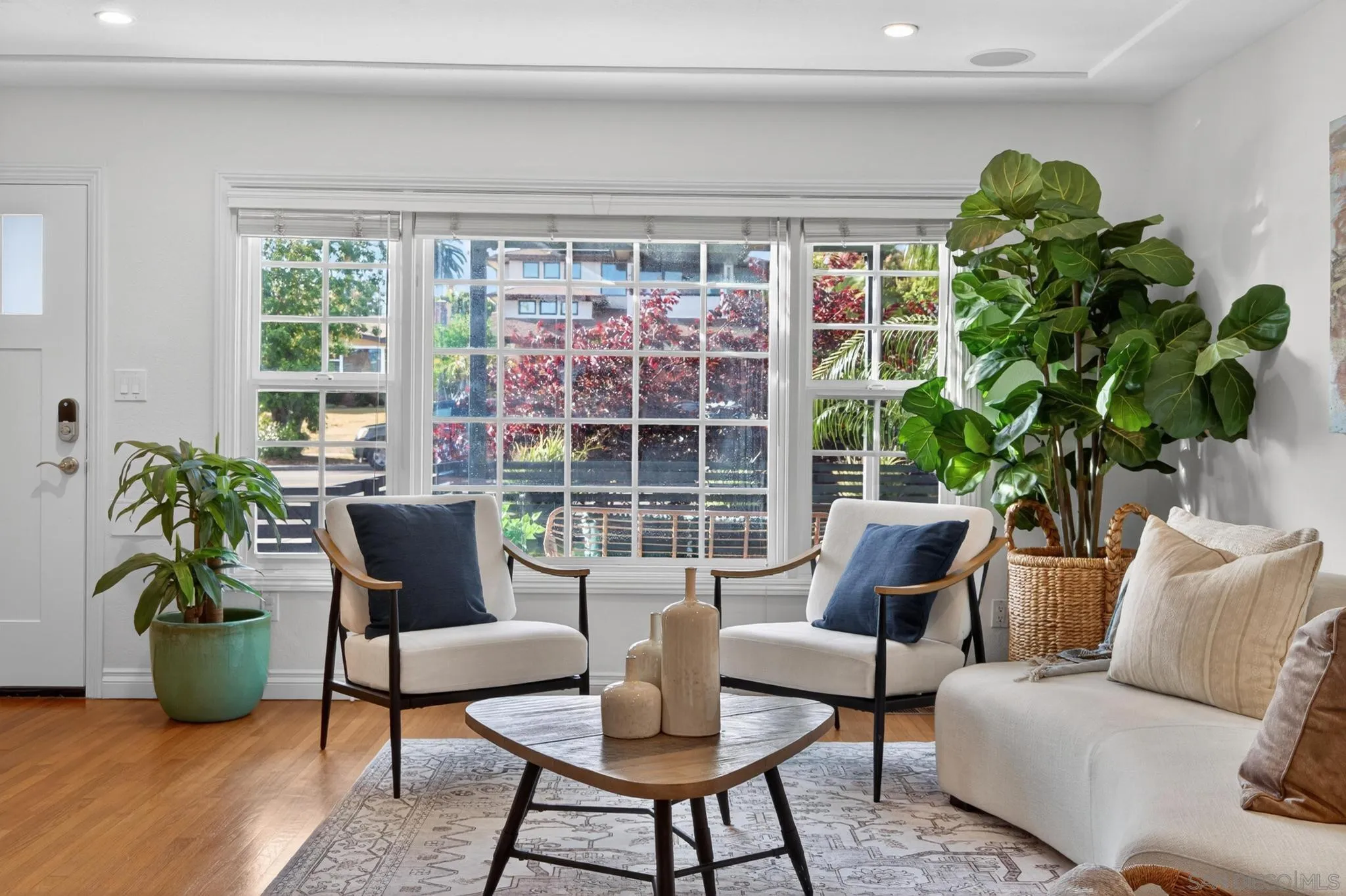 https://cdn.realtyfeed.com/cdn/127/260013010/e93c05f762debc80695297c565d42fcc.webp