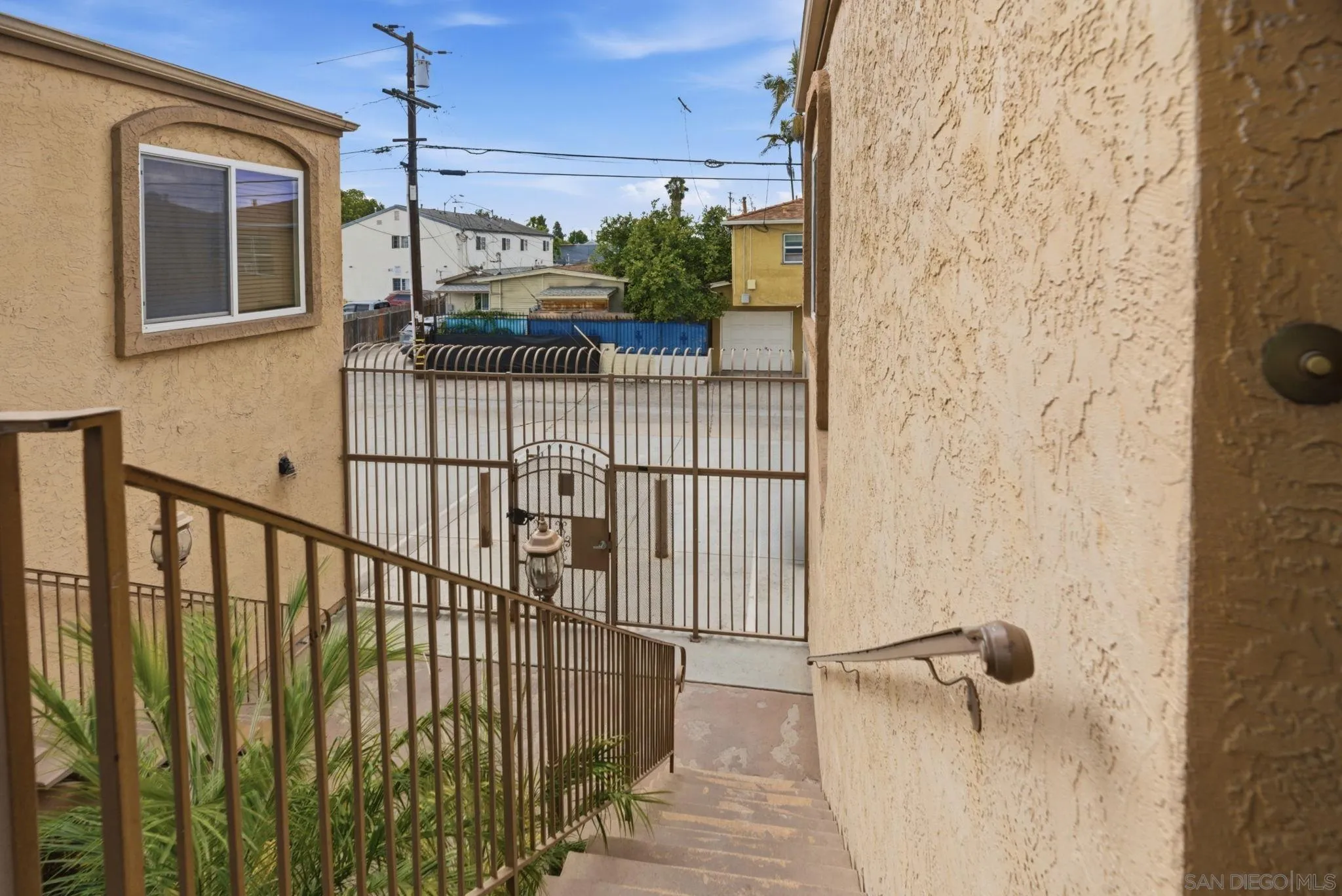 https://cdn.realtyfeed.com/cdn/127/260013011/d94c31f4fd5c9906f6daad0145b02f13.webp