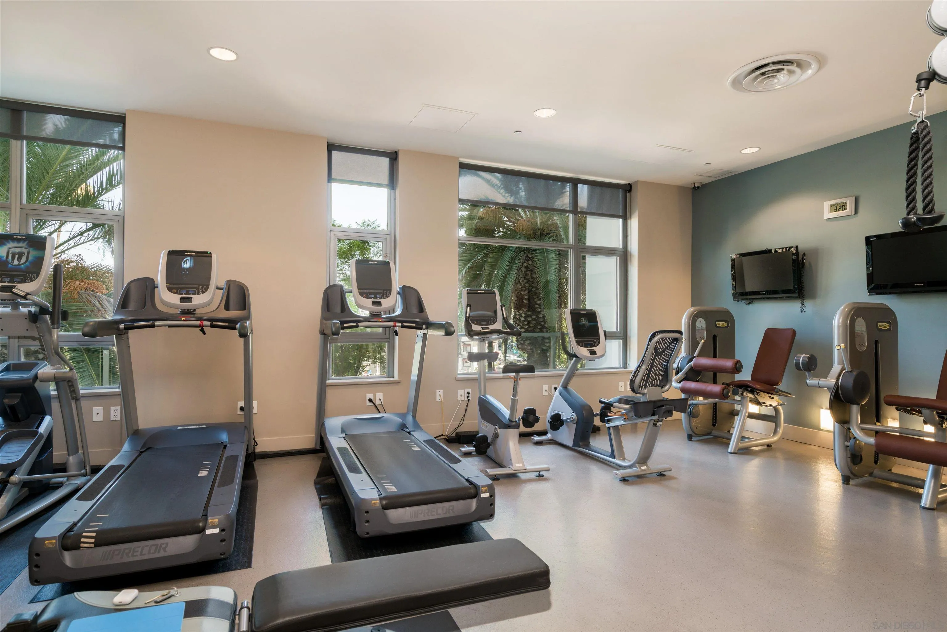 https://cdn.realtyfeed.com/cdn/127/260013020/163b294b2abab42bf85e13753671d5c1.webp