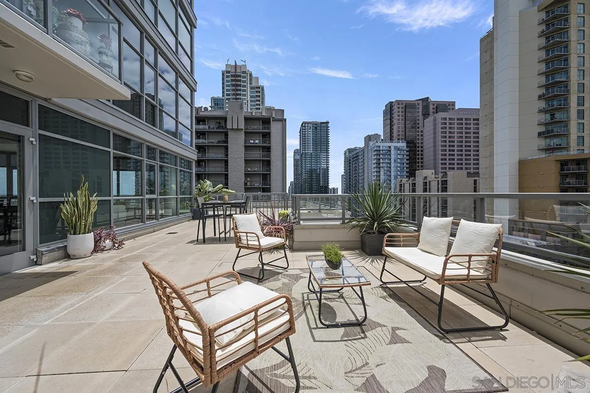https://cdn.realtyfeed.com/cdn/127/260013020/c976da4cee9f1c28c77fd75aa7be66a2.webp