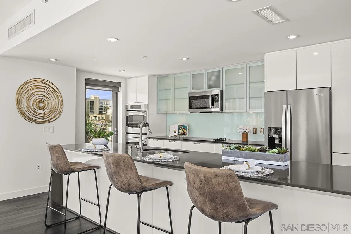 https://cdn.realtyfeed.com/cdn/127/260013020/dbac54105c35c823288a64a6316ef648.webp