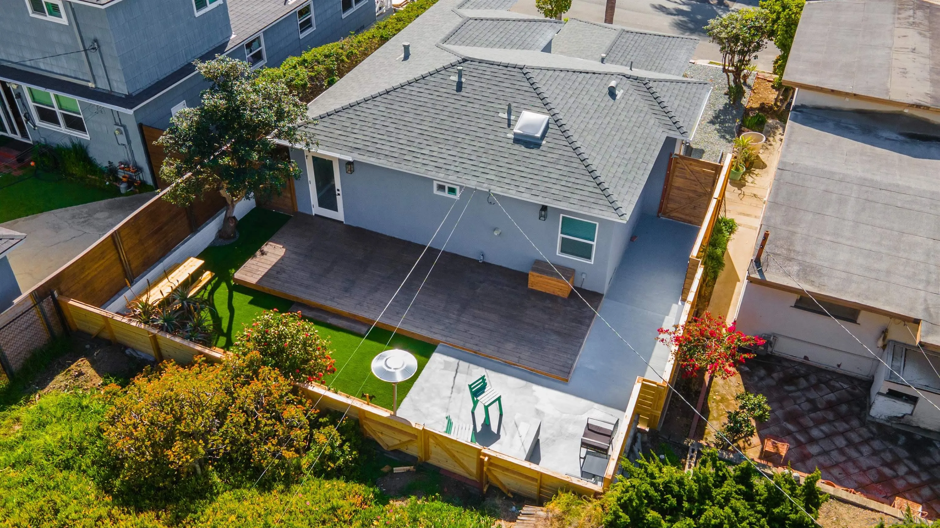 https://cdn.realtyfeed.com/cdn/127/260013032/1b923d0b952d40a6a3218e85b4ebfdbf.webp