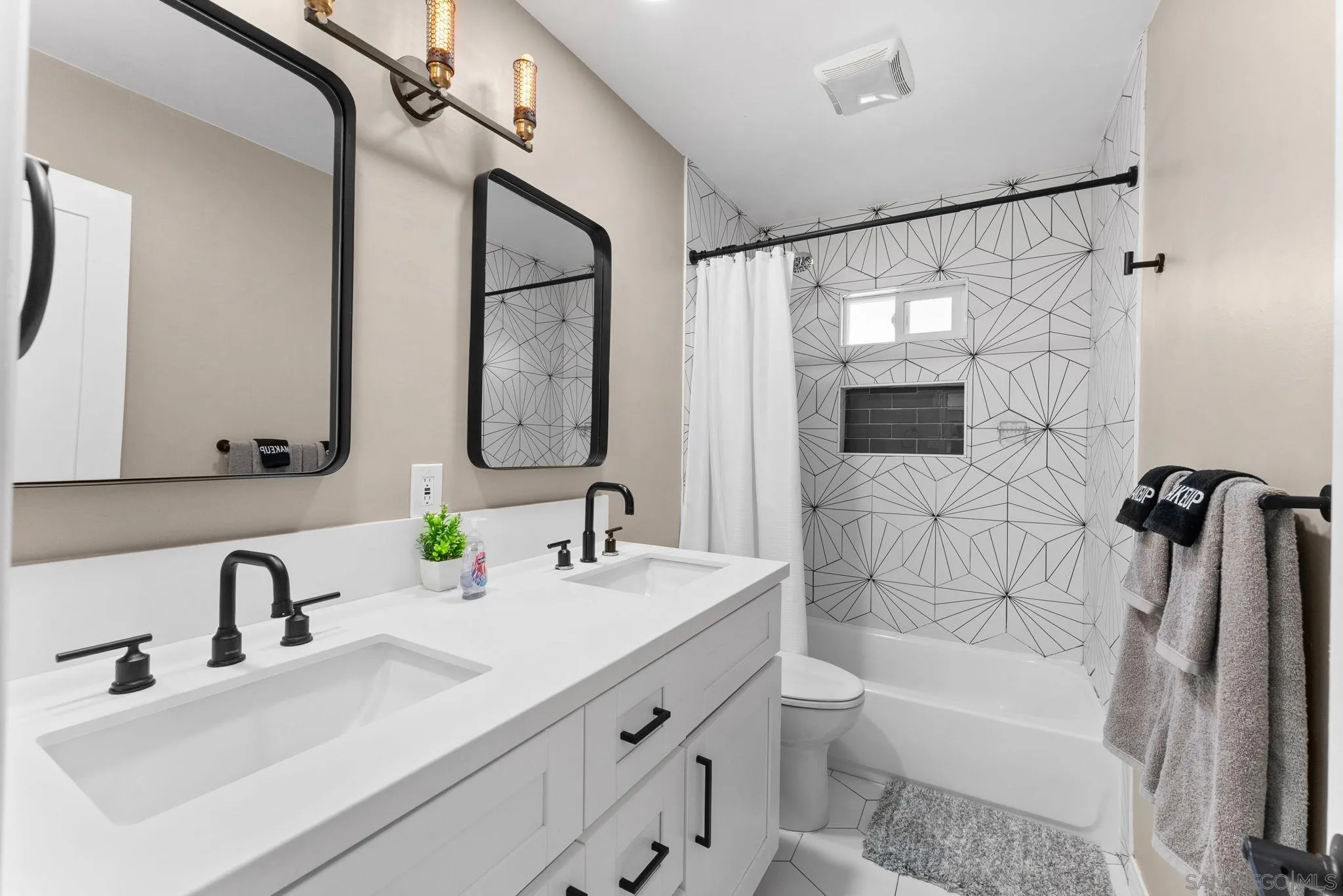 https://cdn.realtyfeed.com/cdn/127/260013032/8a04a39000796e6e62270a3fb0e206e3.webp