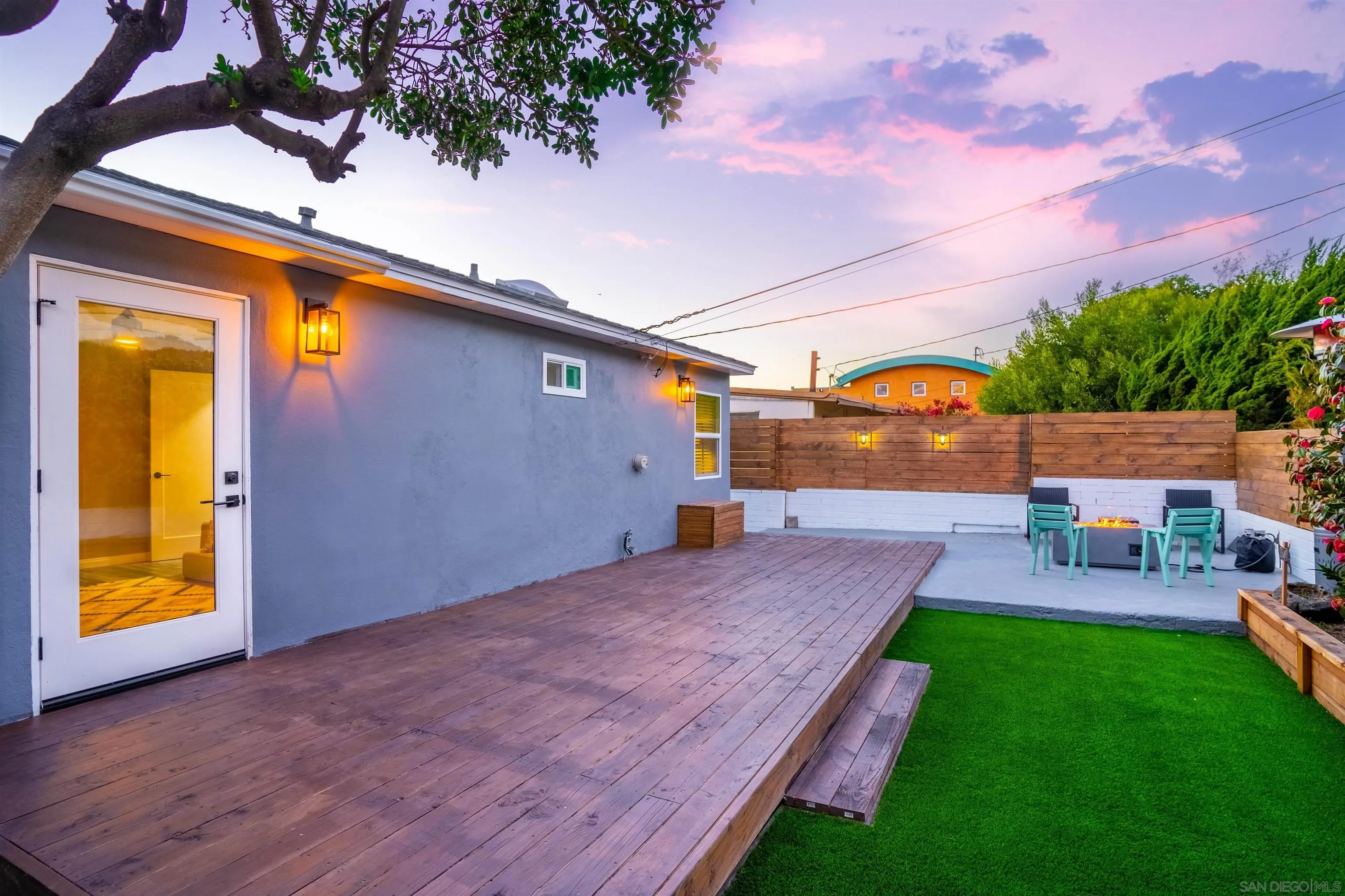 https://cdn.realtyfeed.com/cdn/127/260013032/adb662f6a6f5ae2bc1465a8e61c39d14.webp