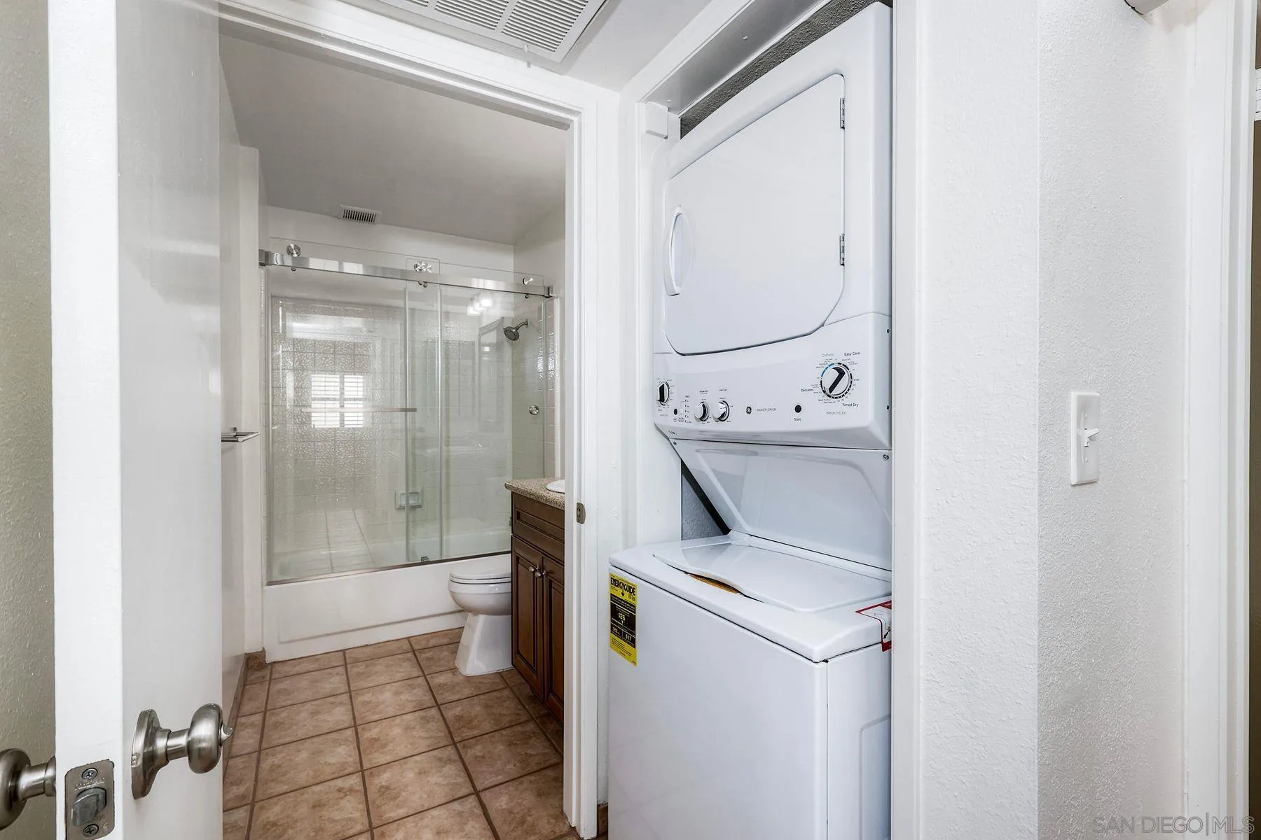 Photo #8: 260013042 Listing: Photo #8