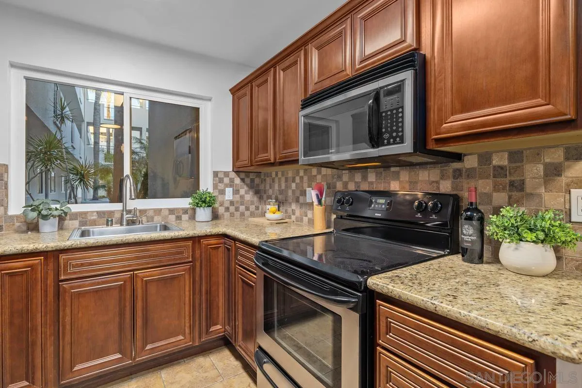 Photo #5: 260013043 Listing: Photo #5