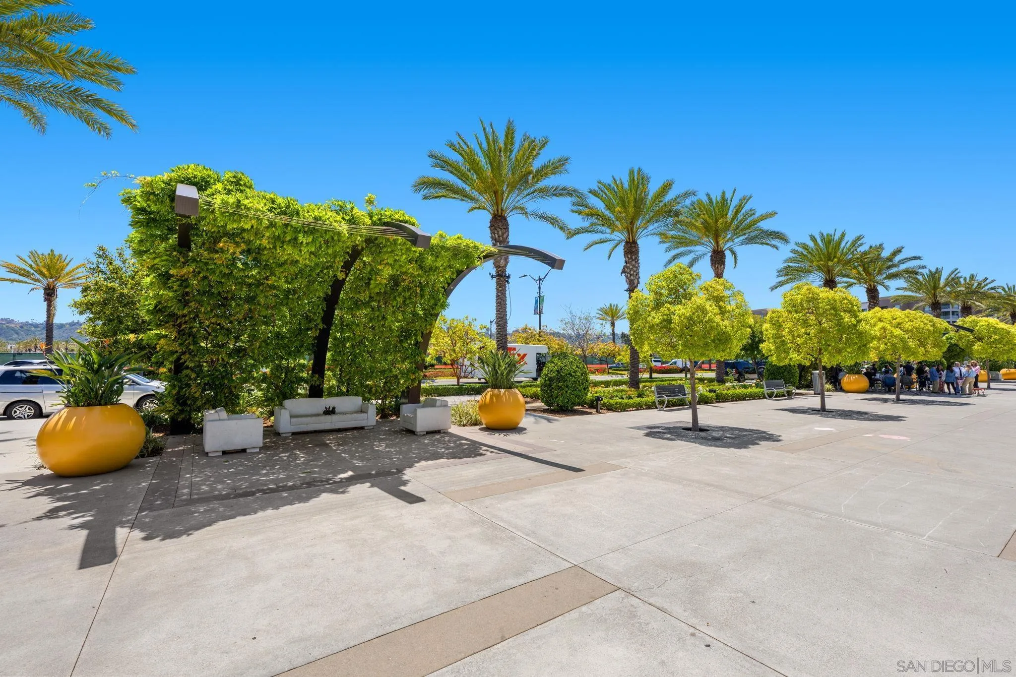https://cdn.realtyfeed.com/cdn/127/260013044/00e72c782bd5f2da7bc658a9f389db66.webp