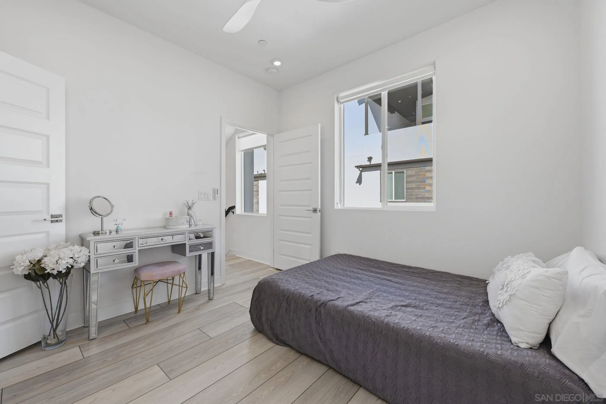 https://cdn.realtyfeed.com/cdn/127/260013044/243c78a6fb4edb019a2c927943a47f29.webp