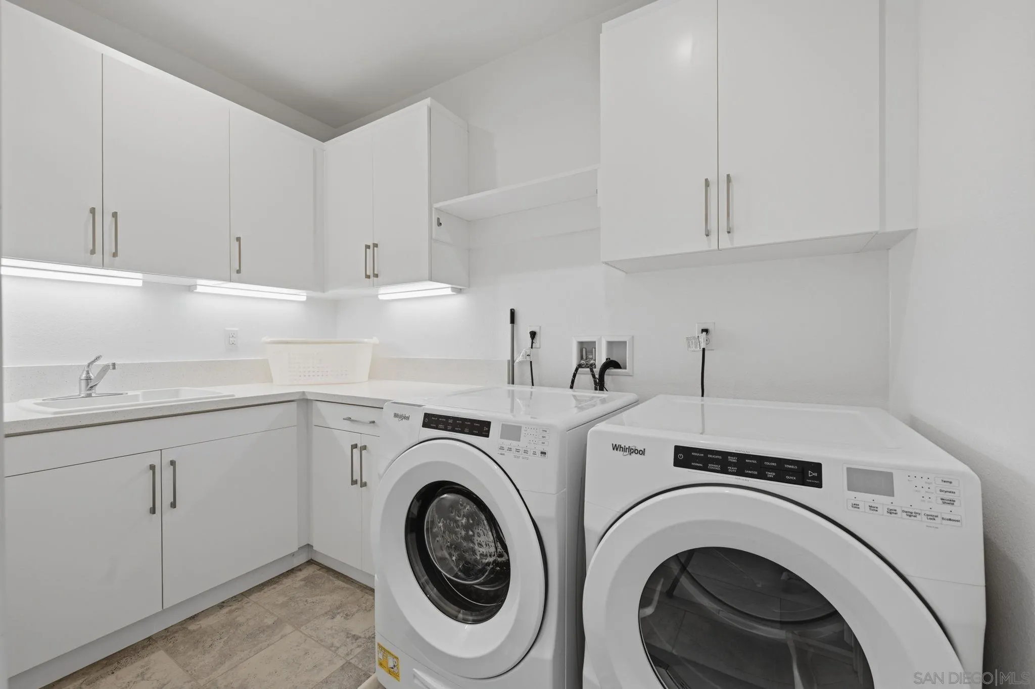 https://cdn.realtyfeed.com/cdn/127/260013044/258e6548429677936713625ad67f15a7.webp