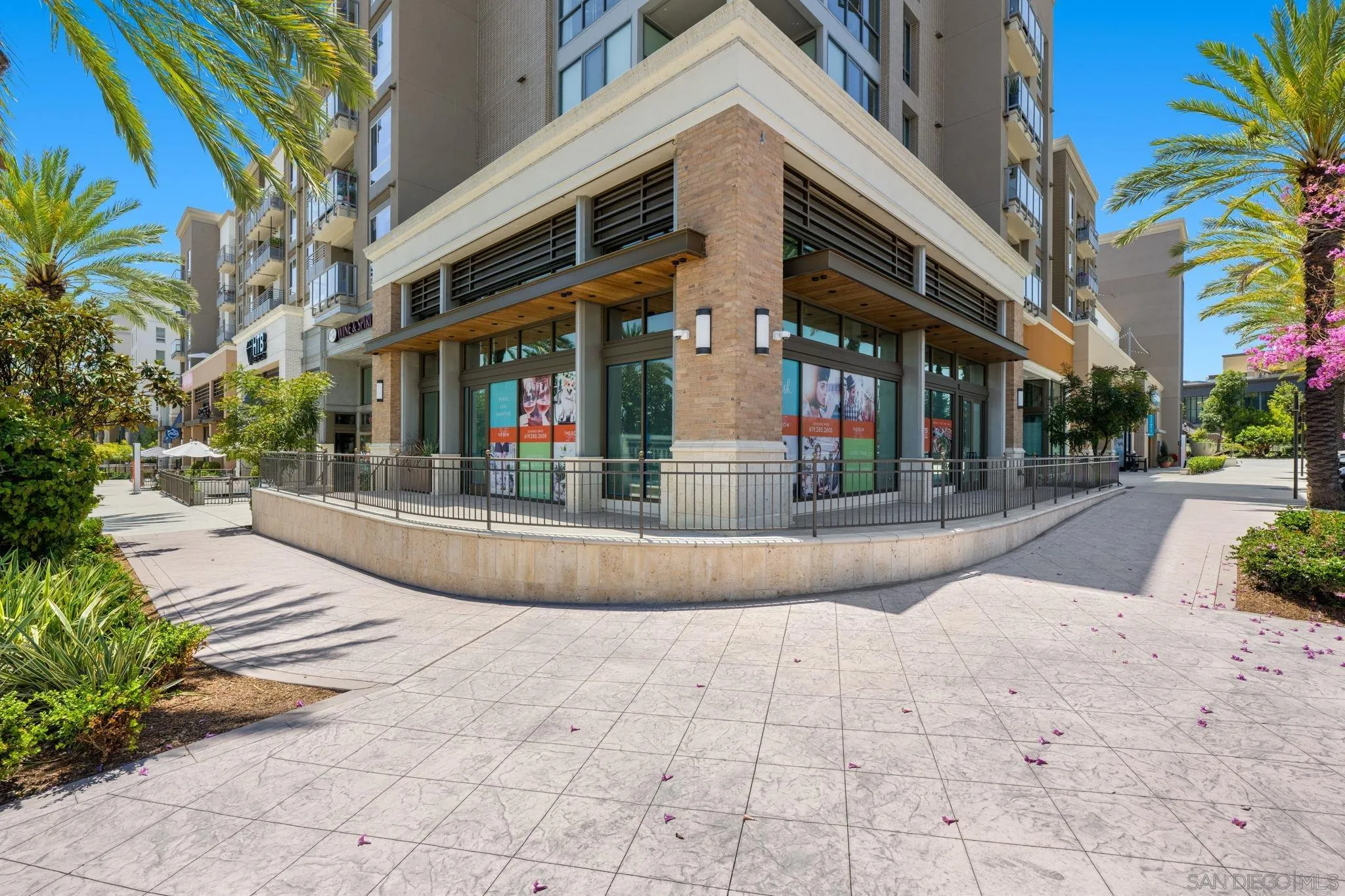 https://cdn.realtyfeed.com/cdn/127/260013044/2849c3fbe200624509bf028207356b69.webp