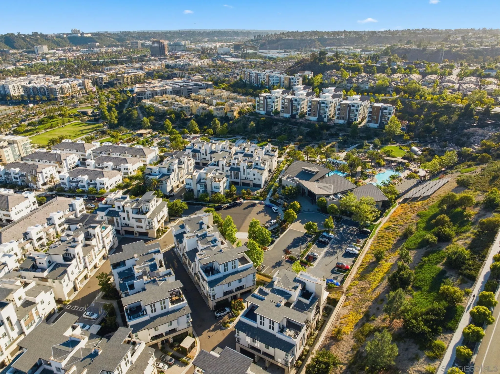 https://cdn.realtyfeed.com/cdn/127/260013044/6cc9b8cc71af0fd75b7fbbeb5edff921.webp