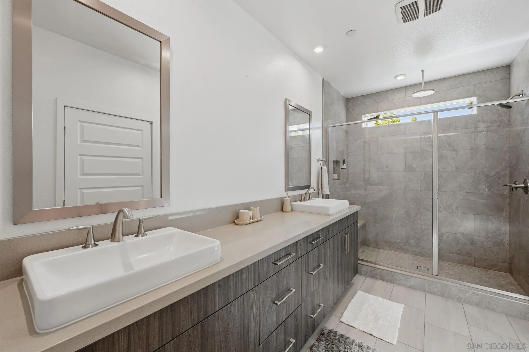 https://cdn.realtyfeed.com/cdn/127/260013044/81d7789a581c836f5d3d906ea9997a73.webp