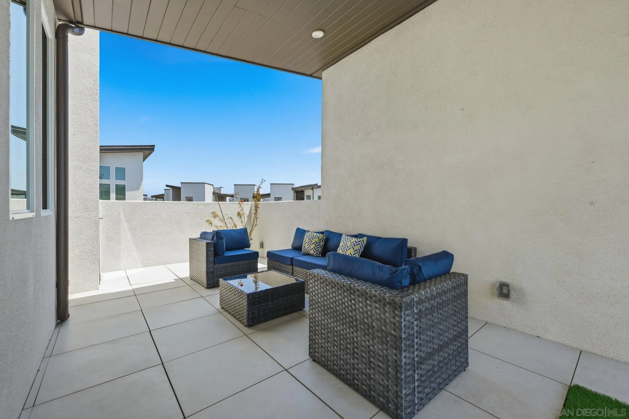 https://cdn.realtyfeed.com/cdn/127/260013044/848e54b1bde9233445fa43ea48e470fa.webp