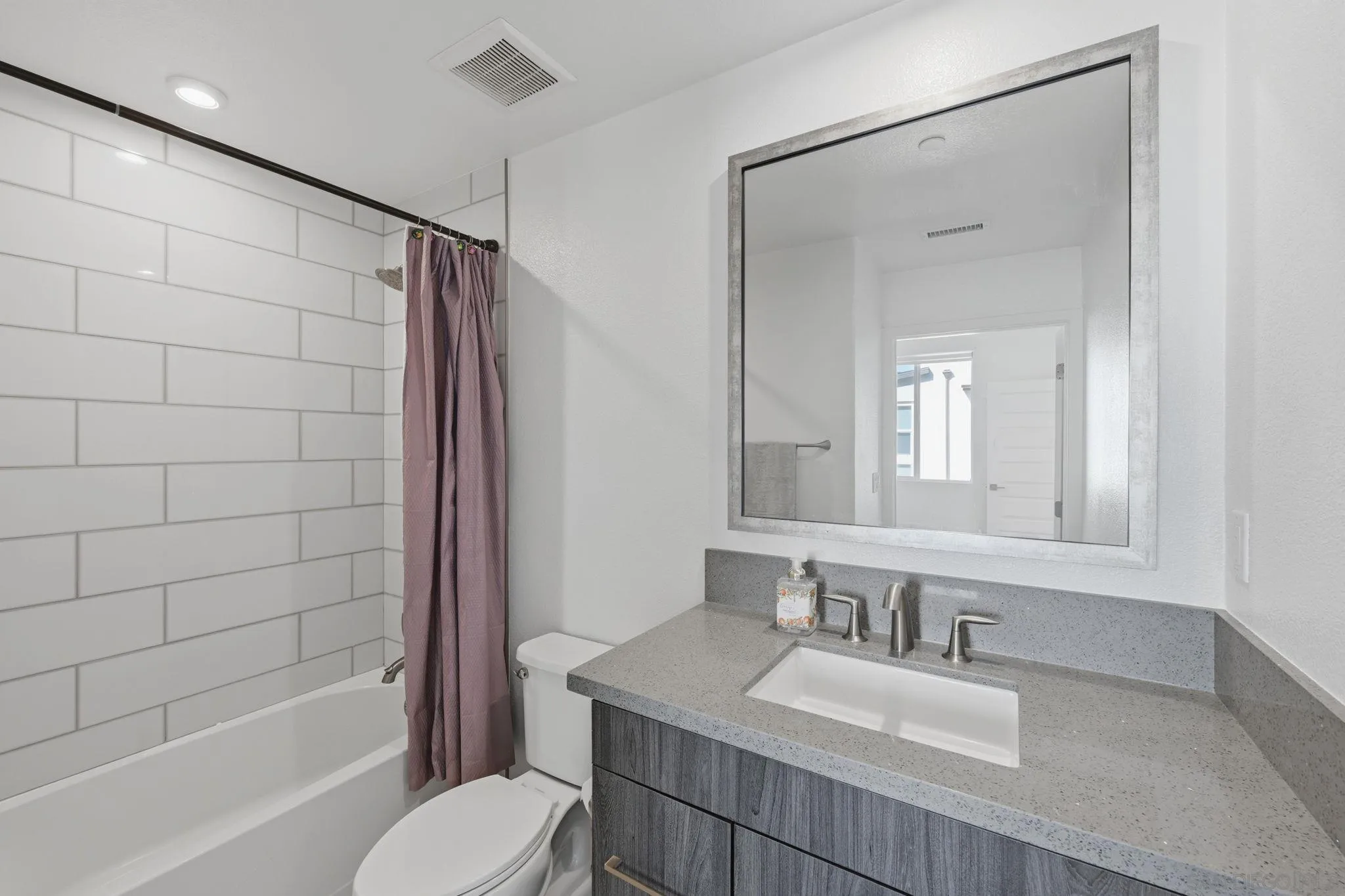 https://cdn.realtyfeed.com/cdn/127/260013044/99114ab7164a09166a138169eec2d19d.webp