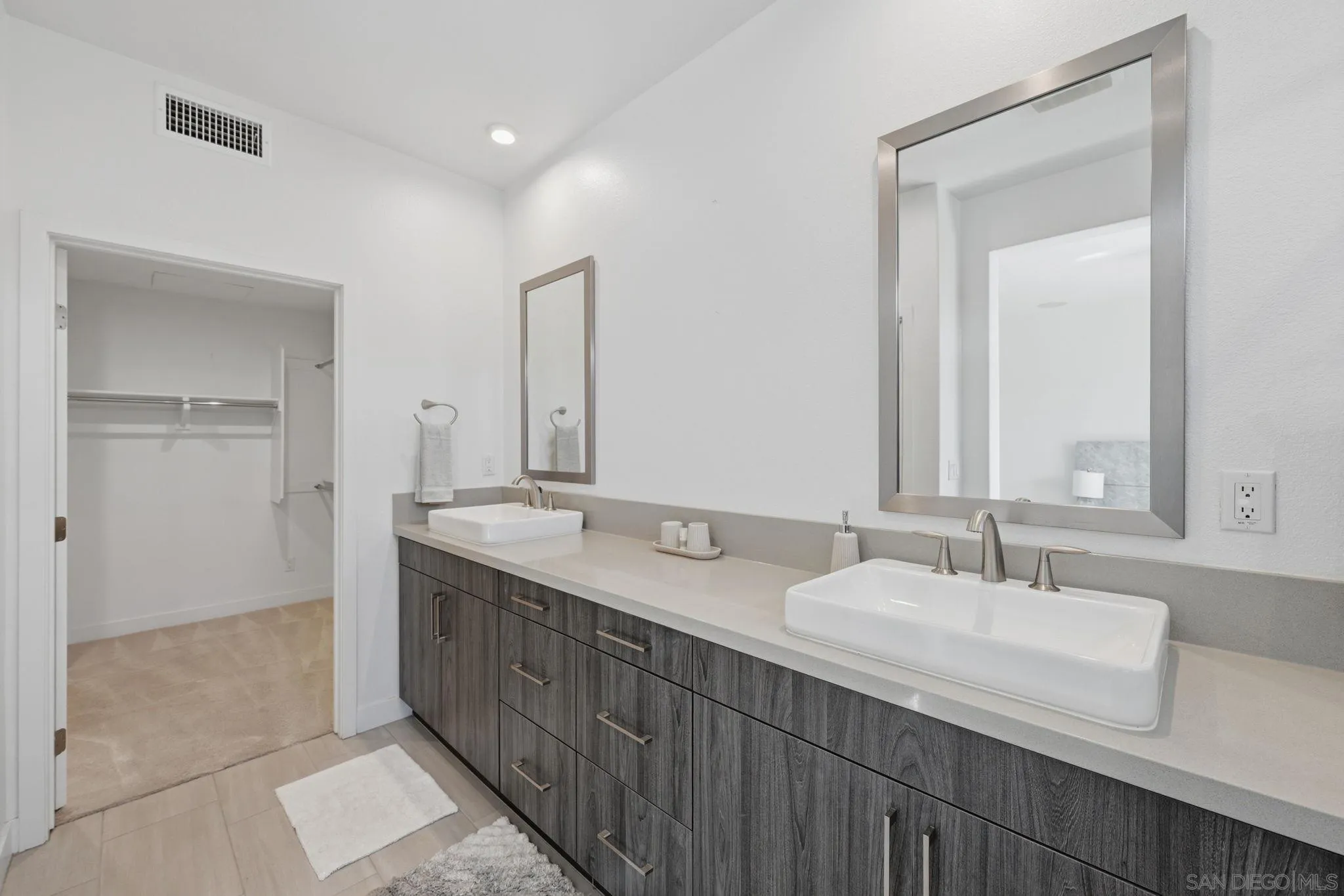 https://cdn.realtyfeed.com/cdn/127/260013044/9df96b8dca5bf4cf32e5d87036b98ae2.webp