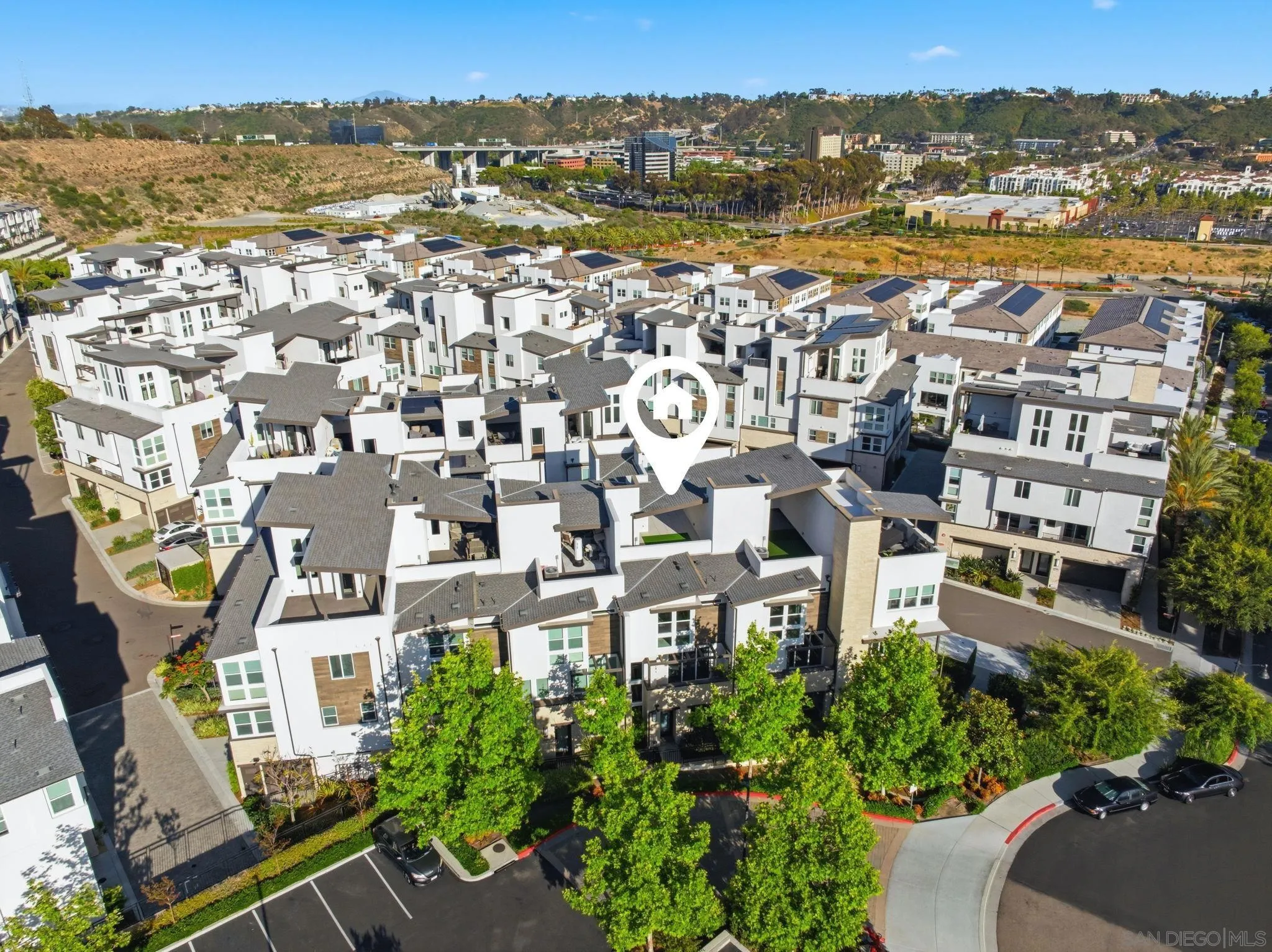 https://cdn.realtyfeed.com/cdn/127/260013044/a567df83b0a2db22e3a91f170d66a0b9.webp