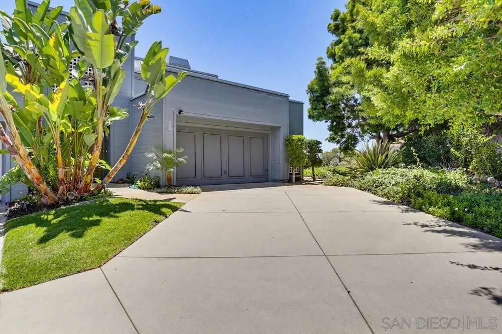 Photo #2: 260013045 Listing: Photo #2