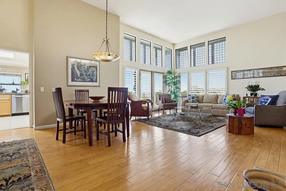 Photo #4: 260013045 Listing: Photo #4