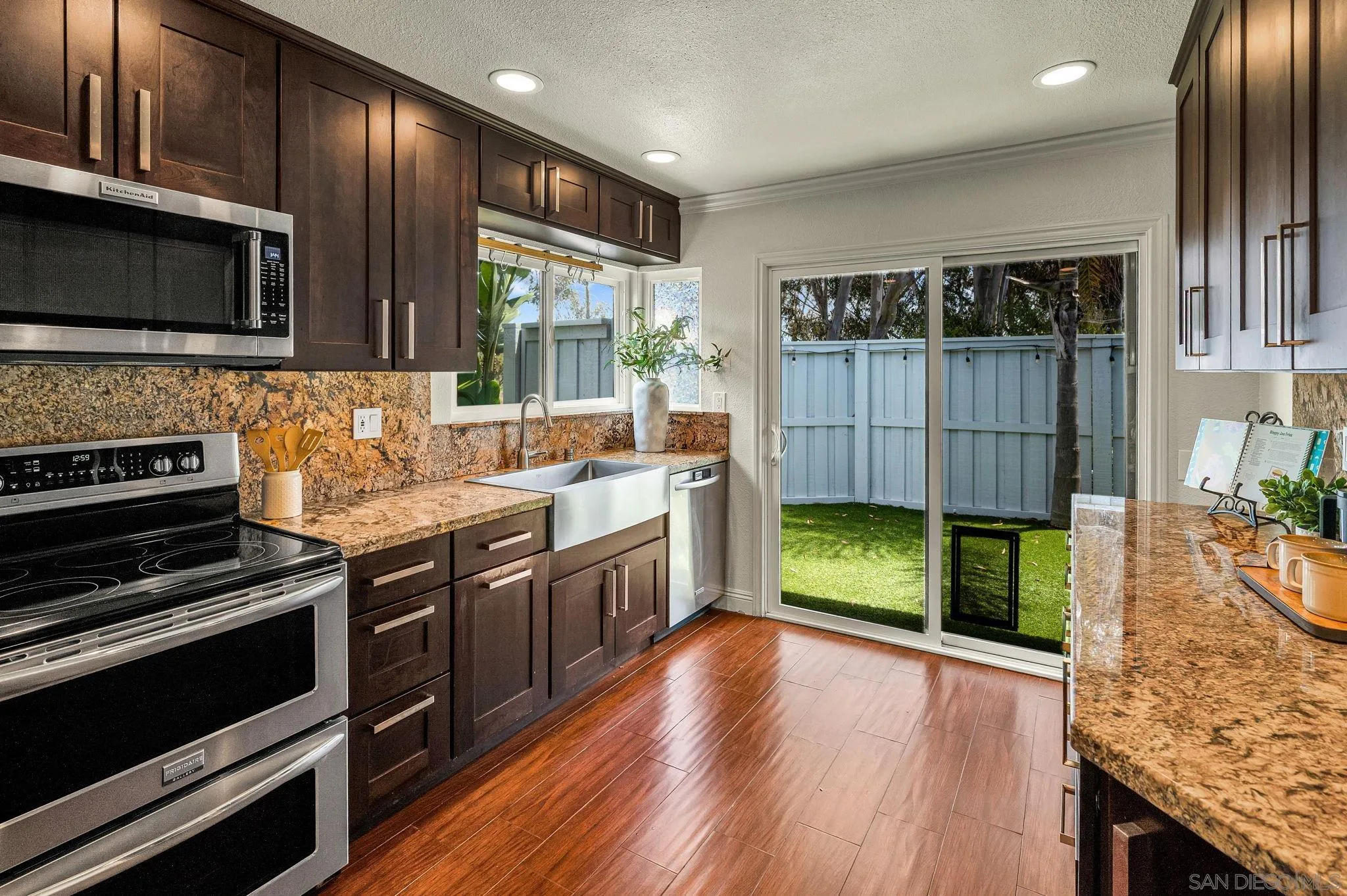 Photo #6: 260013051 Listing: Photo #6