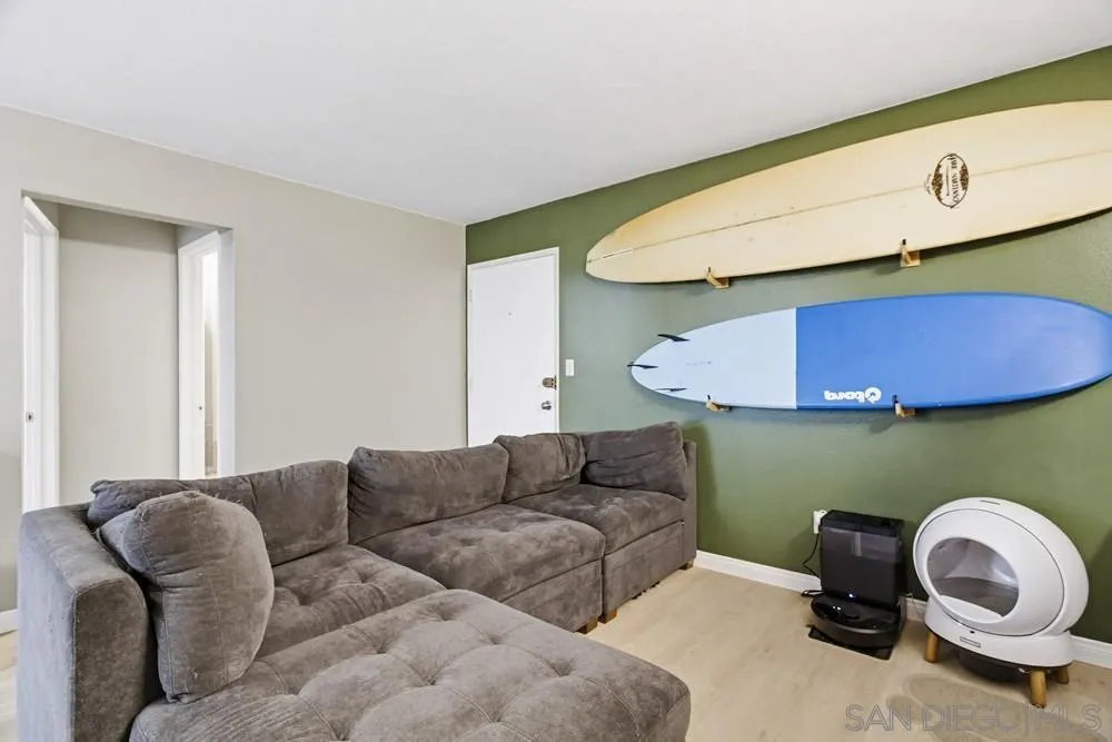 Photo #3: 260013052 Listing: Photo #3