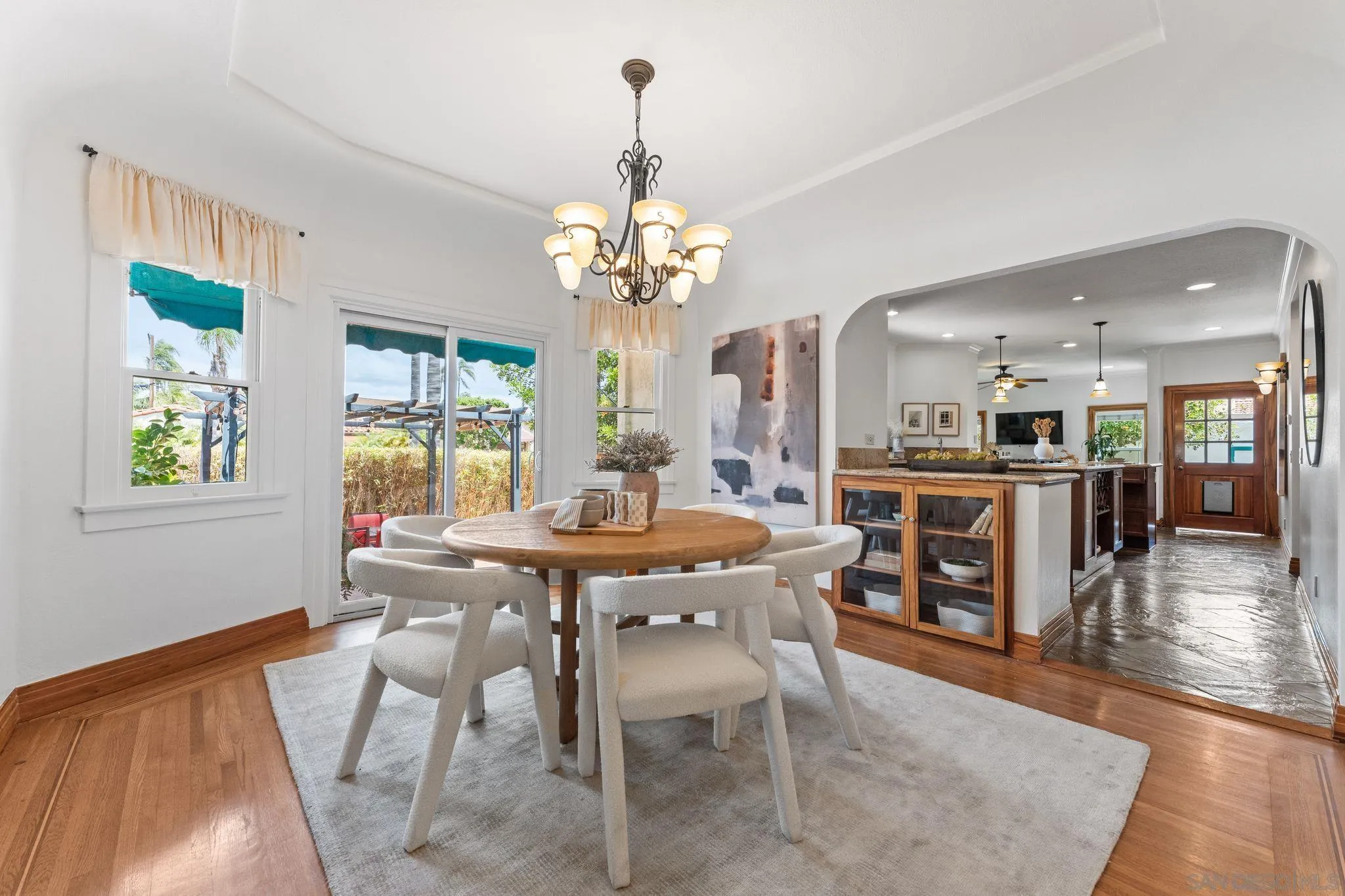 https://cdn.realtyfeed.com/cdn/127/260013057/05746e64be856bddd04bc2361ac45fb7.webp