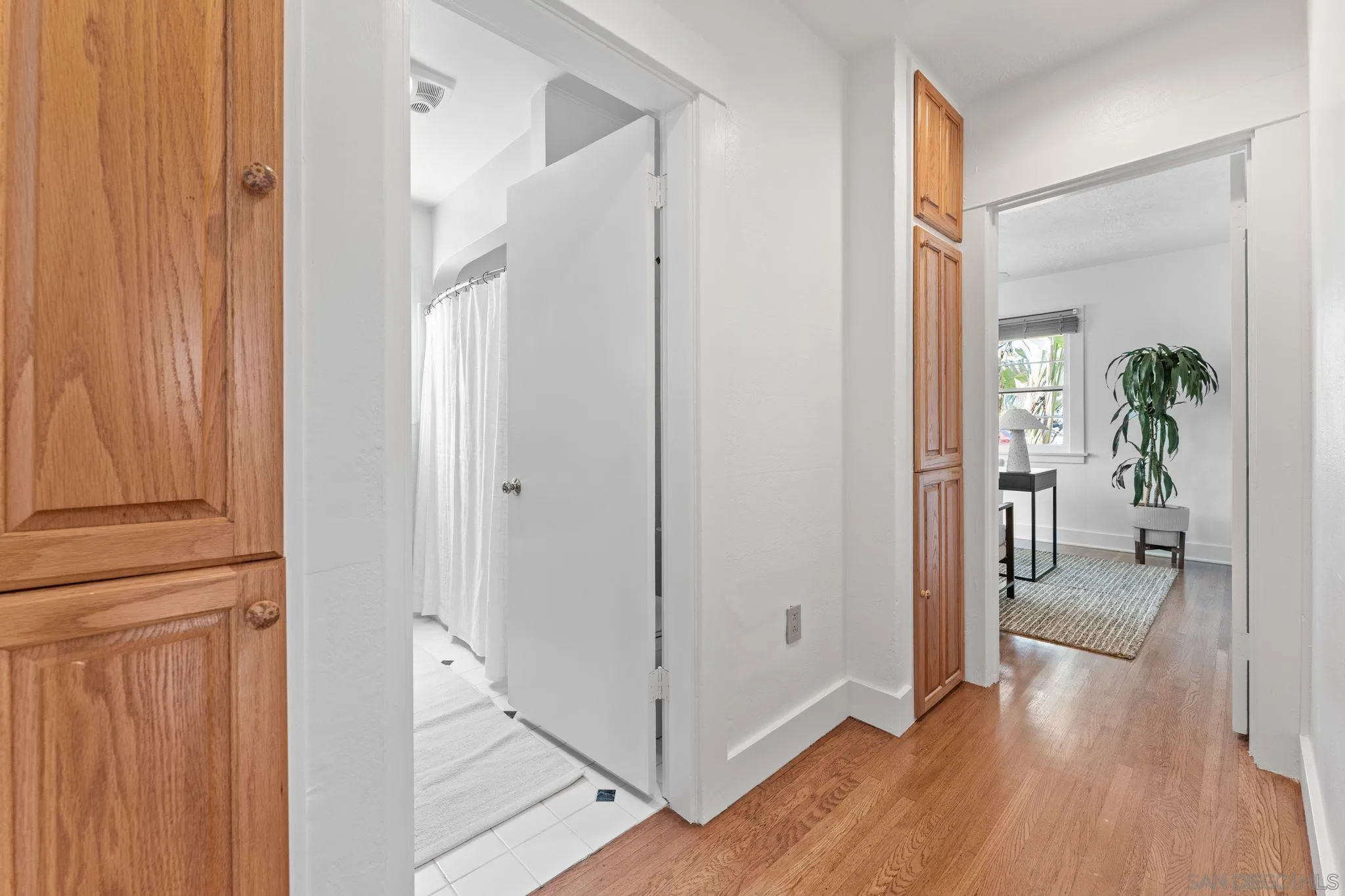 https://cdn.realtyfeed.com/cdn/127/260013057/765d3eb39a08d83a3249a47e8f7f7582.webp