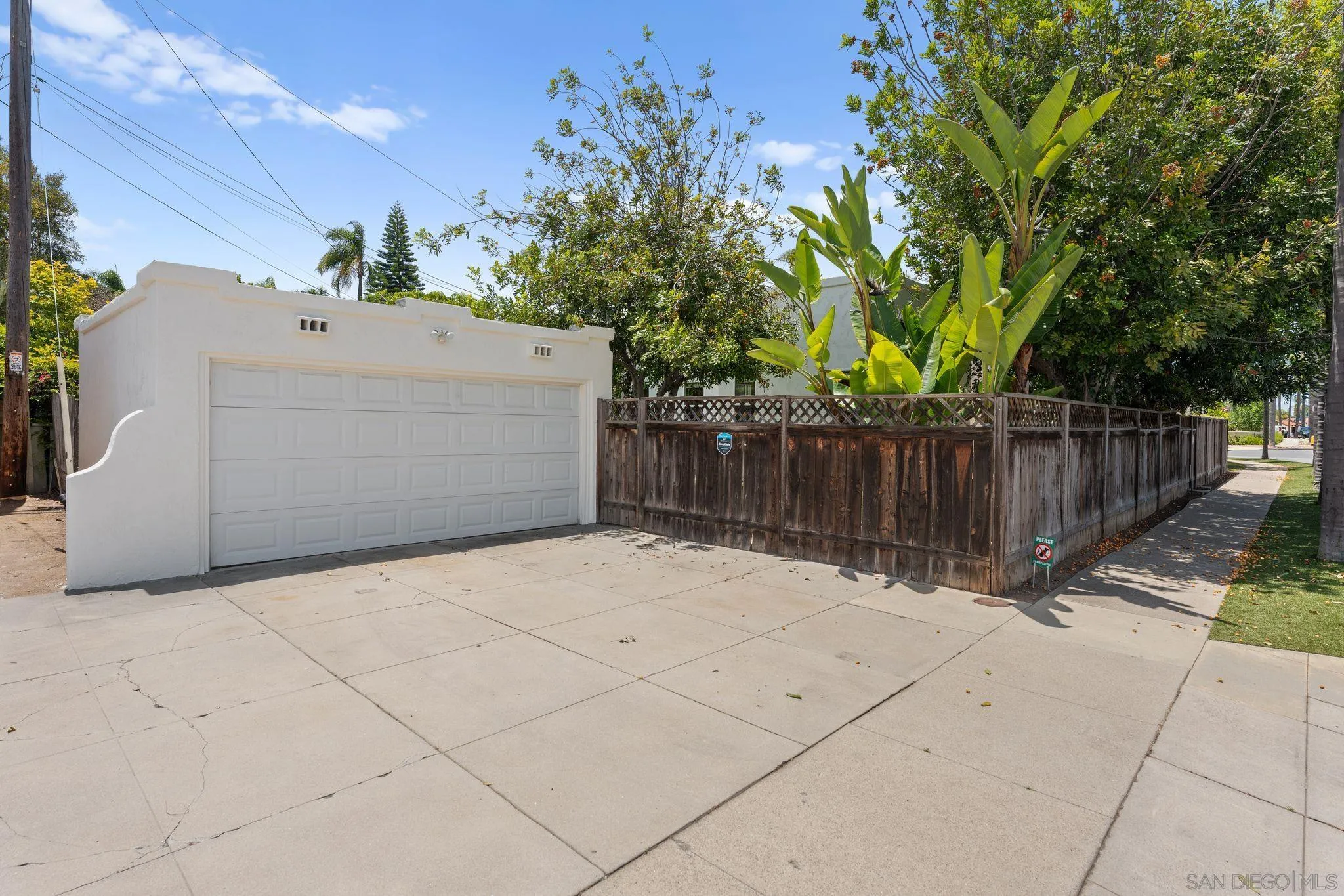 https://cdn.realtyfeed.com/cdn/127/260013057/9bfa55baec01ee240546fab574955f0b.webp