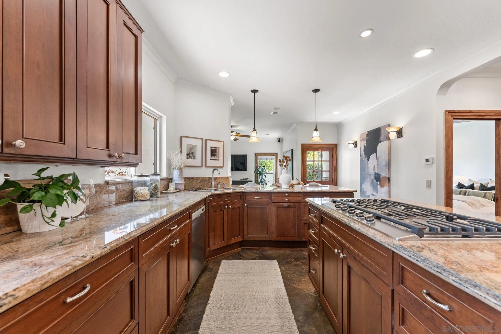 https://cdn.realtyfeed.com/cdn/127/260013057/c0e7c38f9035d81db935423ce8d15b81.webp