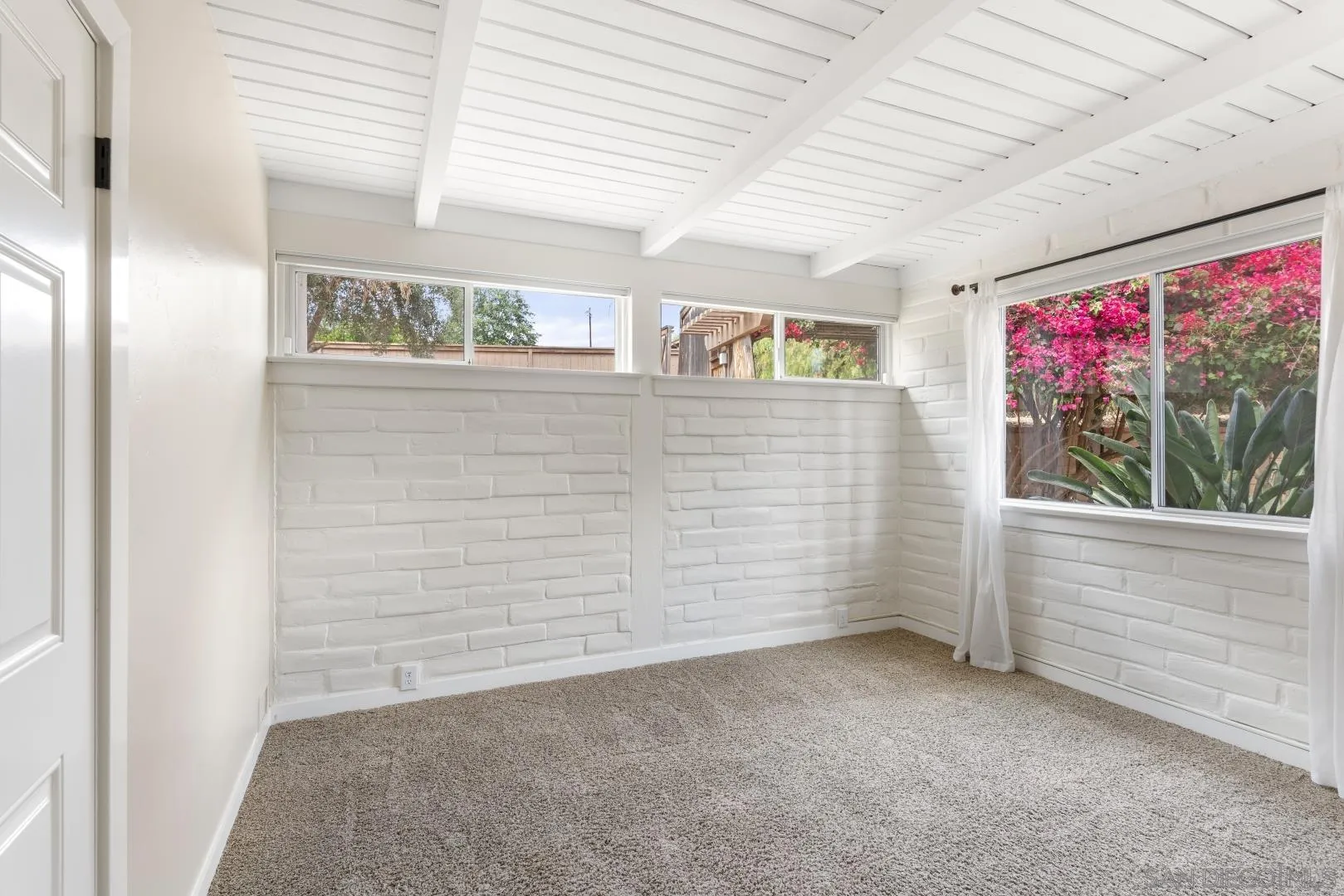 https://cdn.realtyfeed.com/cdn/127/260013059/134cf141ded8f17262757984937eb552.webp