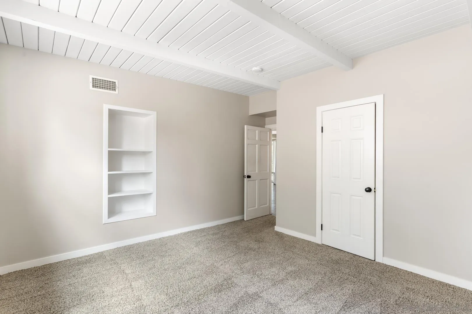 https://cdn.realtyfeed.com/cdn/127/260013059/3c476062a6bf78fecb299fcf43767bc5.webp