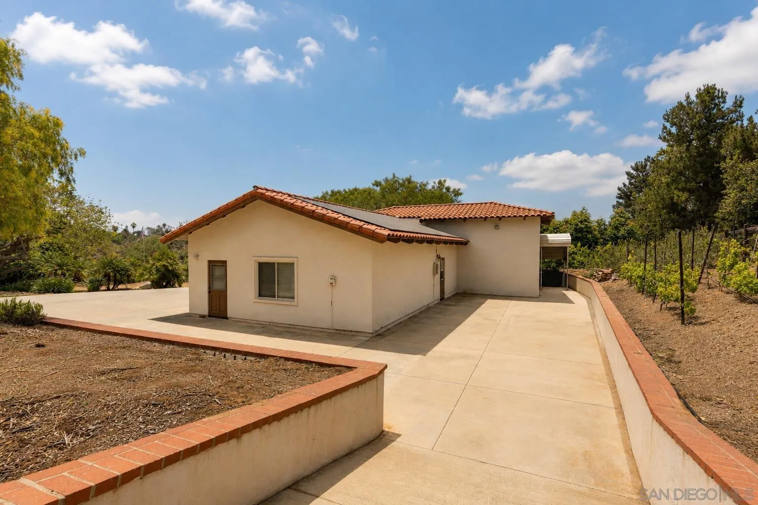 https://cdn.realtyfeed.com/cdn/127/260013059/5a11c449261b643e22afc3188403799d.webp