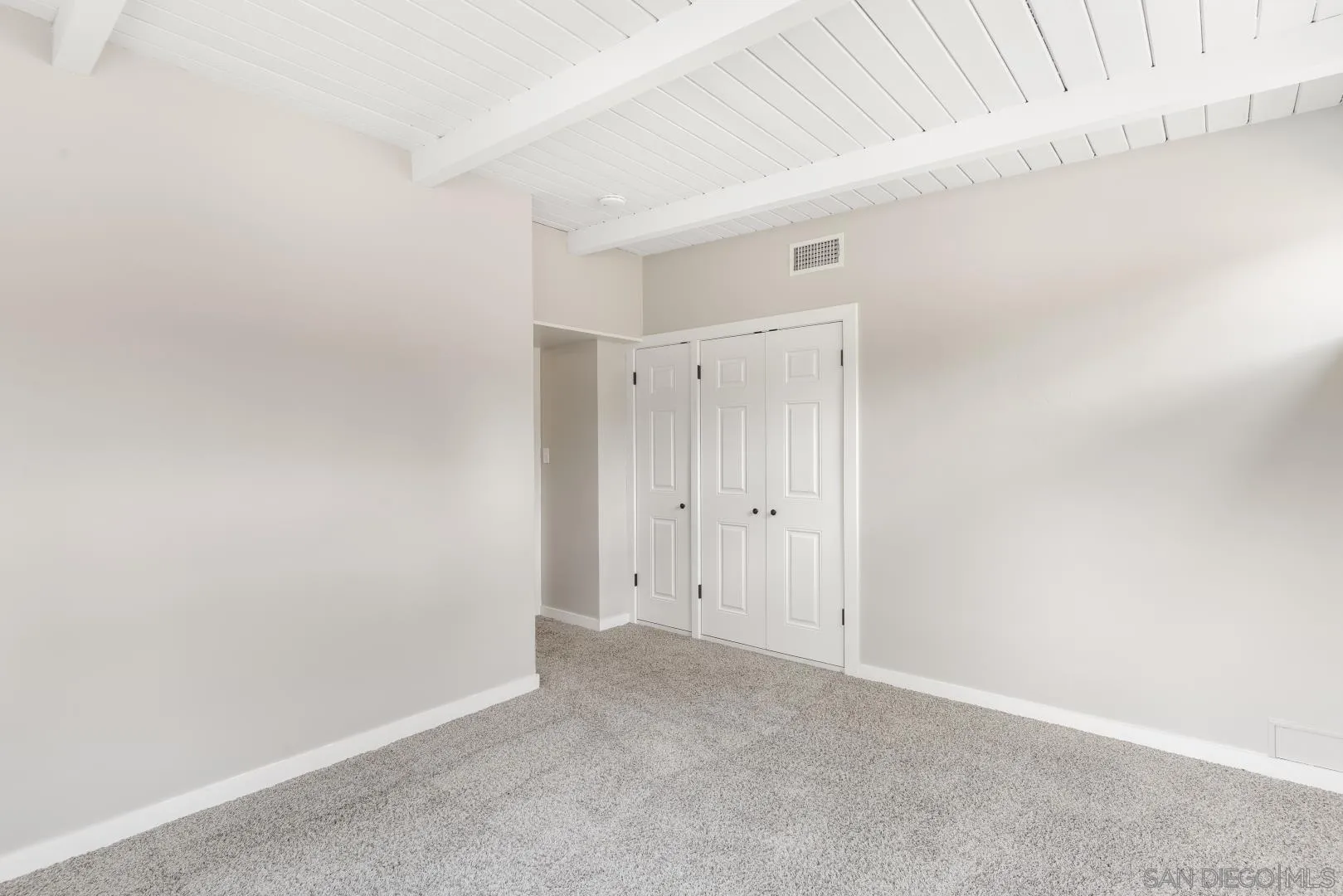 https://cdn.realtyfeed.com/cdn/127/260013059/7b32419f422960666bb091a8fd94e81d.webp