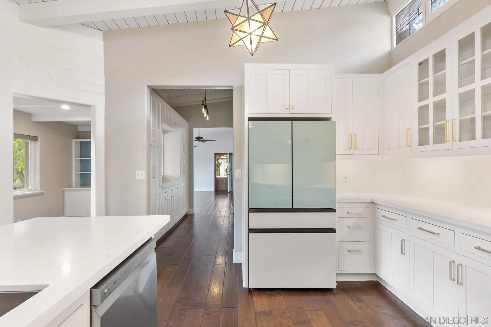 https://cdn.realtyfeed.com/cdn/127/260013059/92c08de3a38bdd0d38725e6f3d50333c.webp