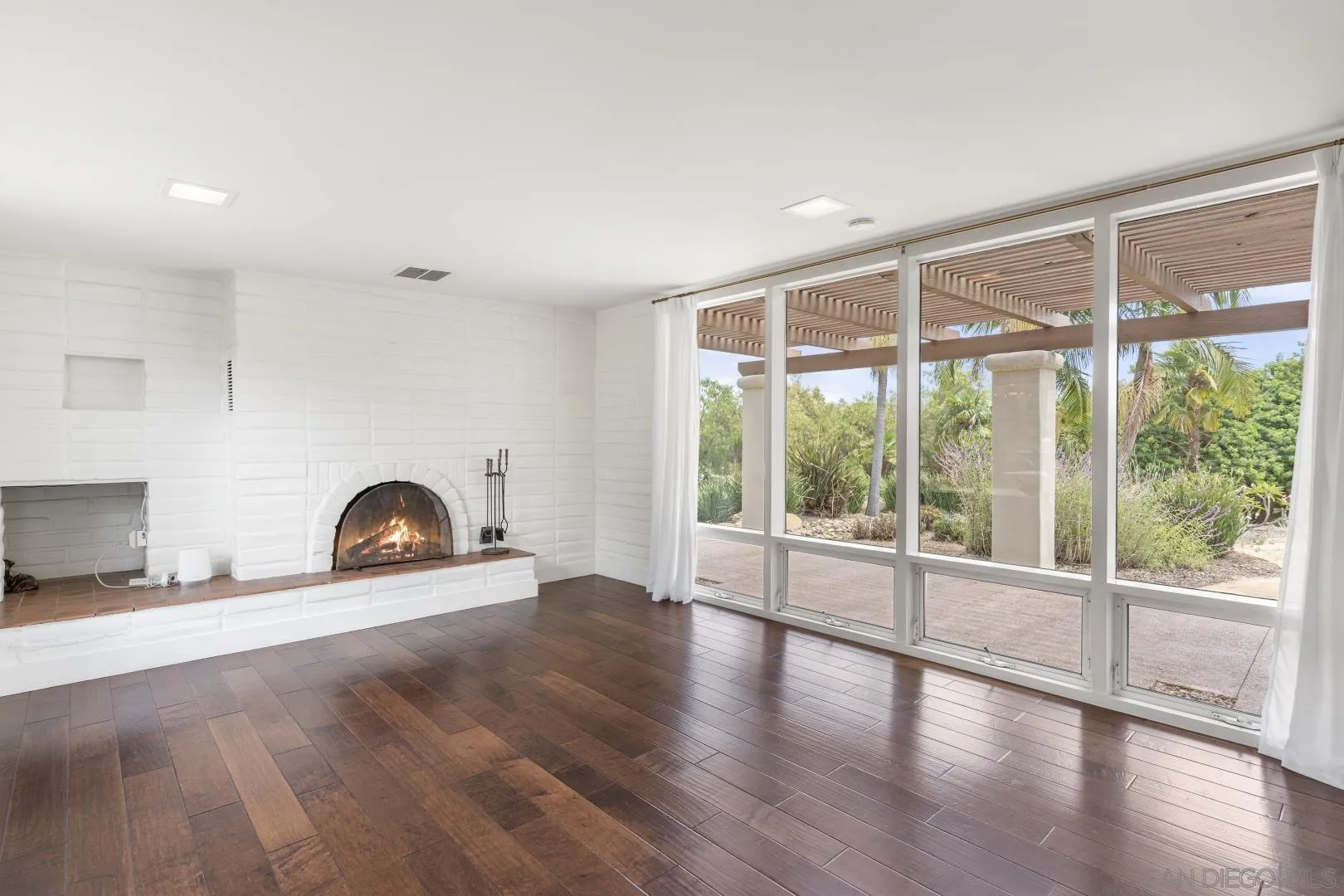 https://cdn.realtyfeed.com/cdn/127/260013059/a1a1f6b6ac8c70733e2554a28492737c.webp