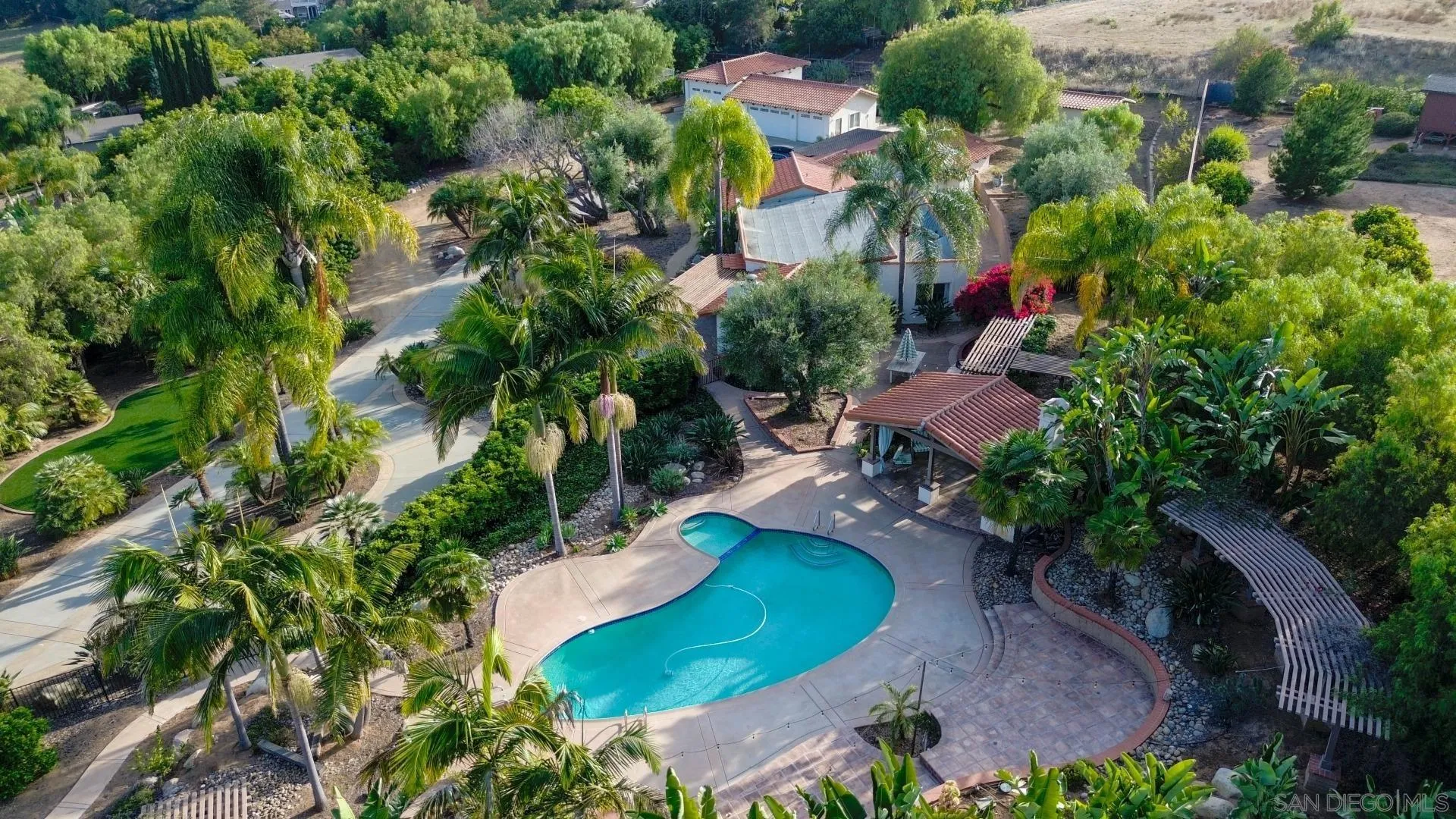 https://cdn.realtyfeed.com/cdn/127/260013059/c5ede5d7e6cbcf1f526ef8357863c60f.webp