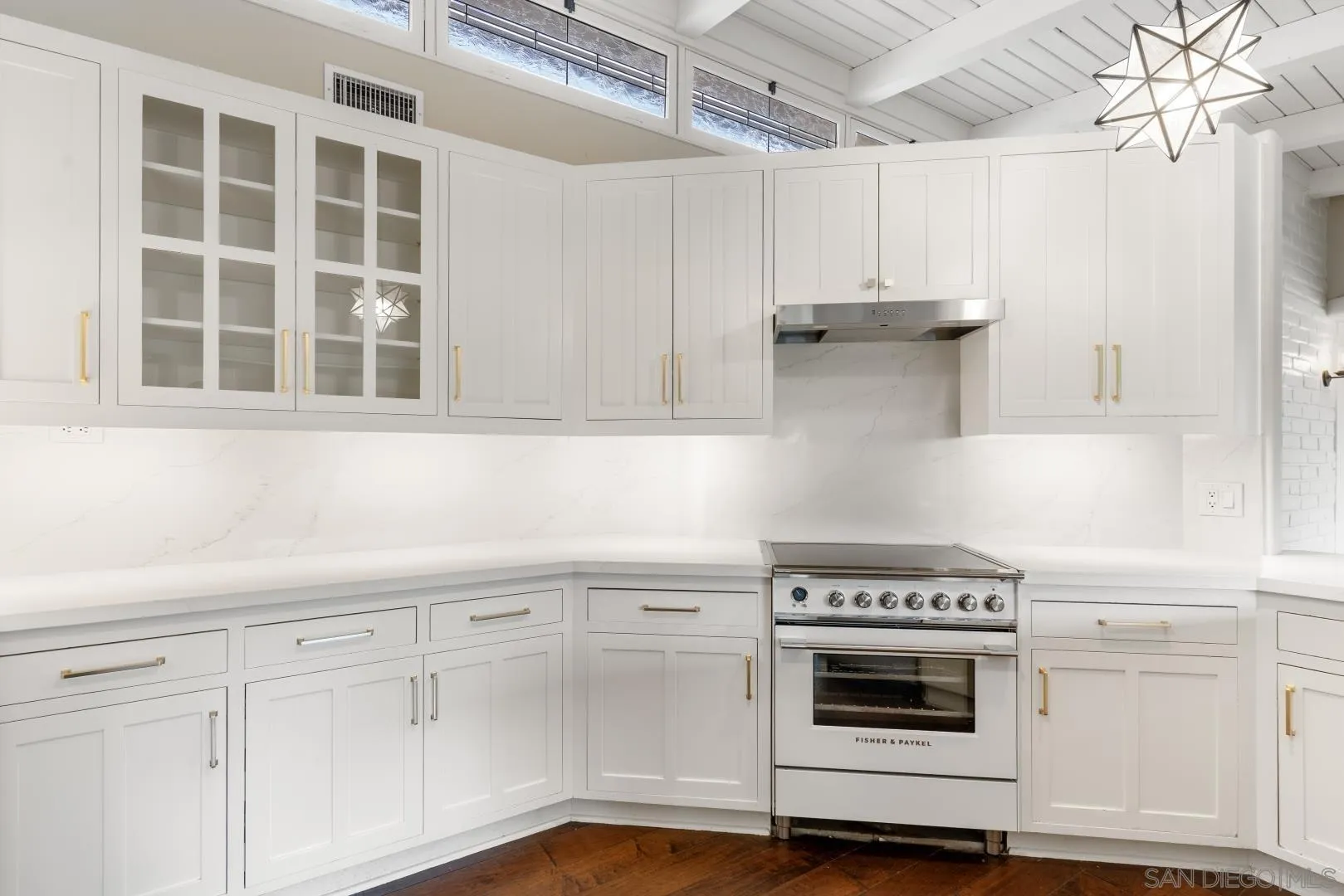 https://cdn.realtyfeed.com/cdn/127/260013059/f658f19e1cb4aa6c561ae07fa083bf45.webp