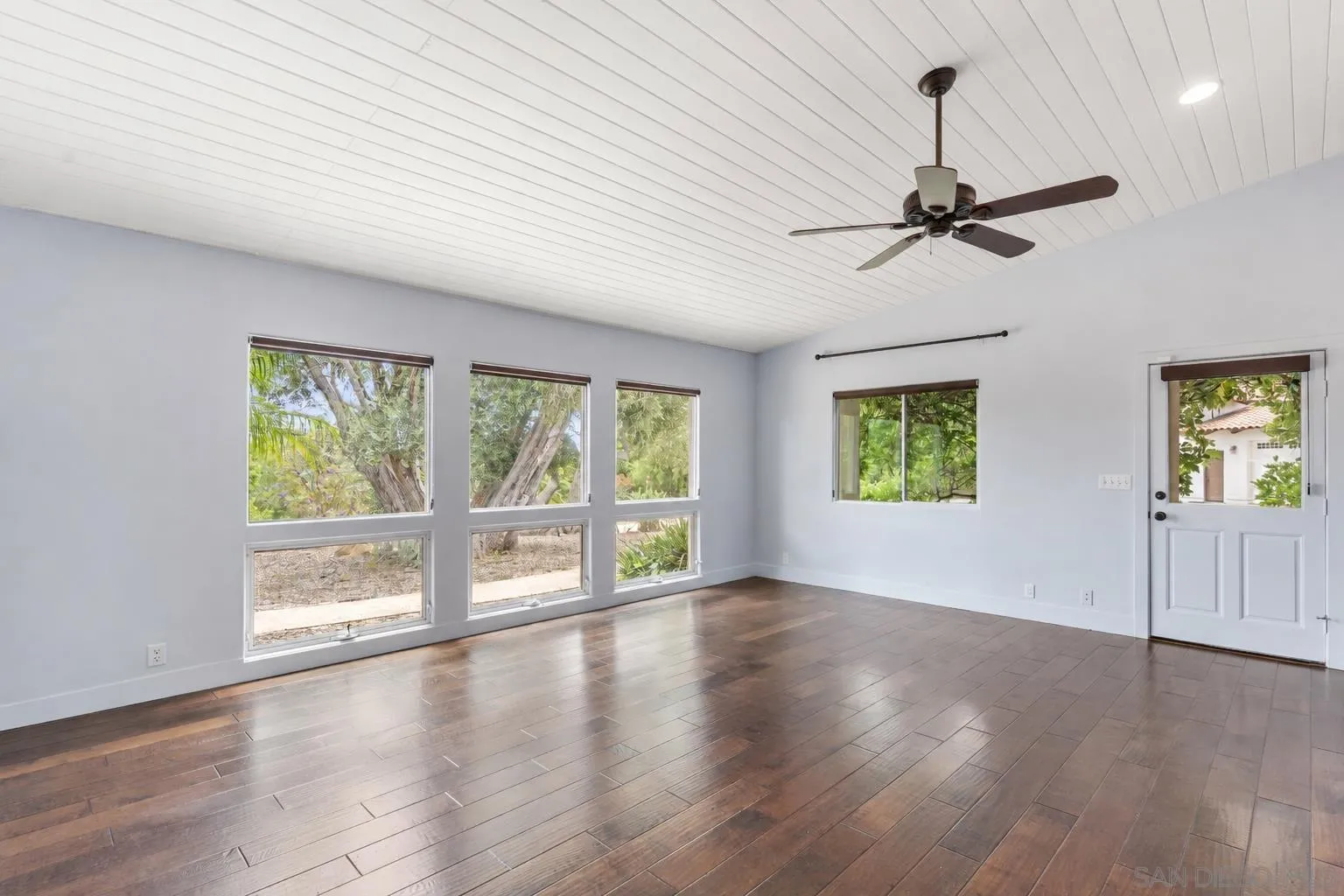 https://cdn.realtyfeed.com/cdn/127/260013059/f7565fd39c0694601568dfc04d24a57e.webp