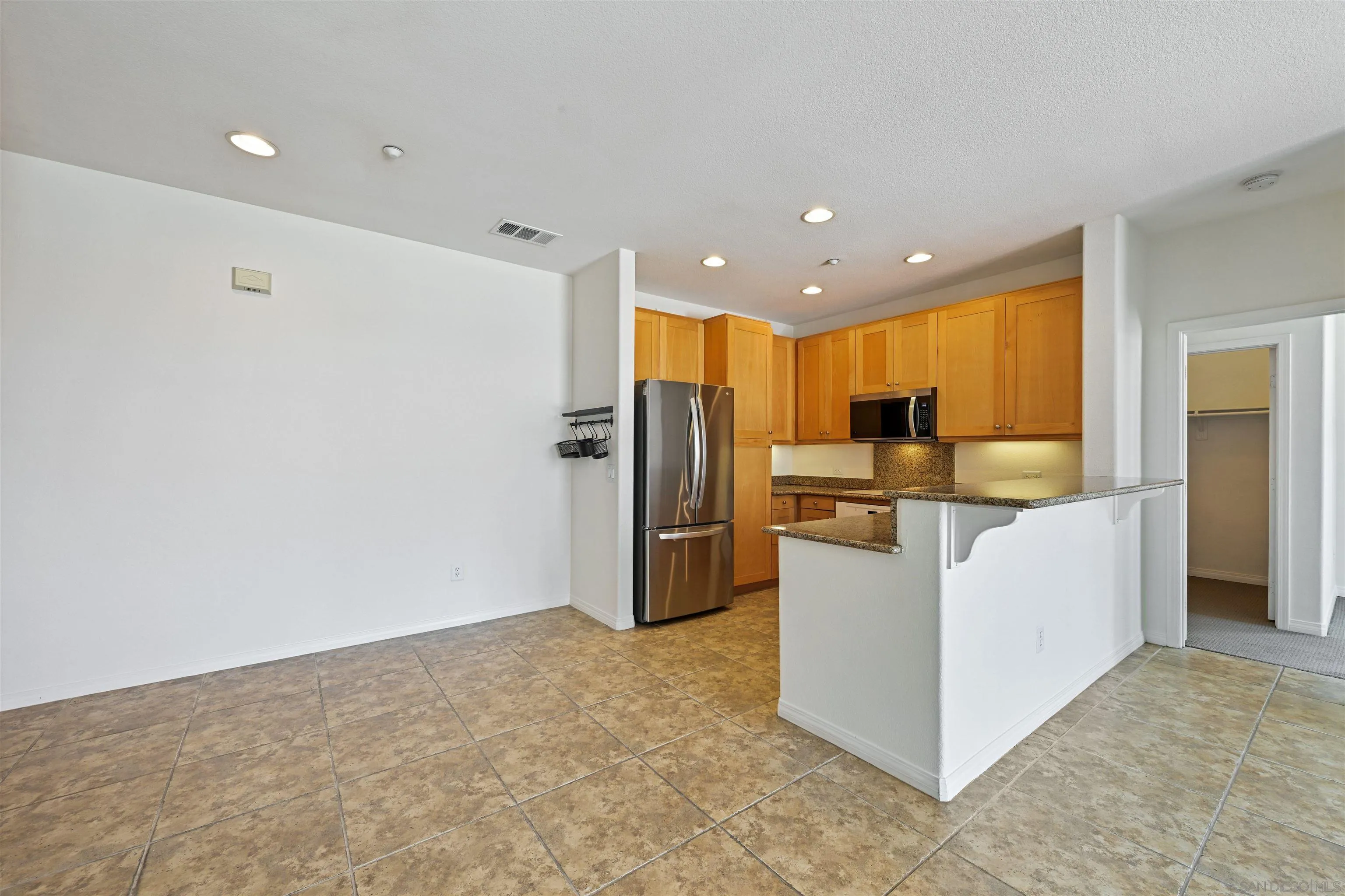 Photo #4: 260013066 Listing: Photo #4