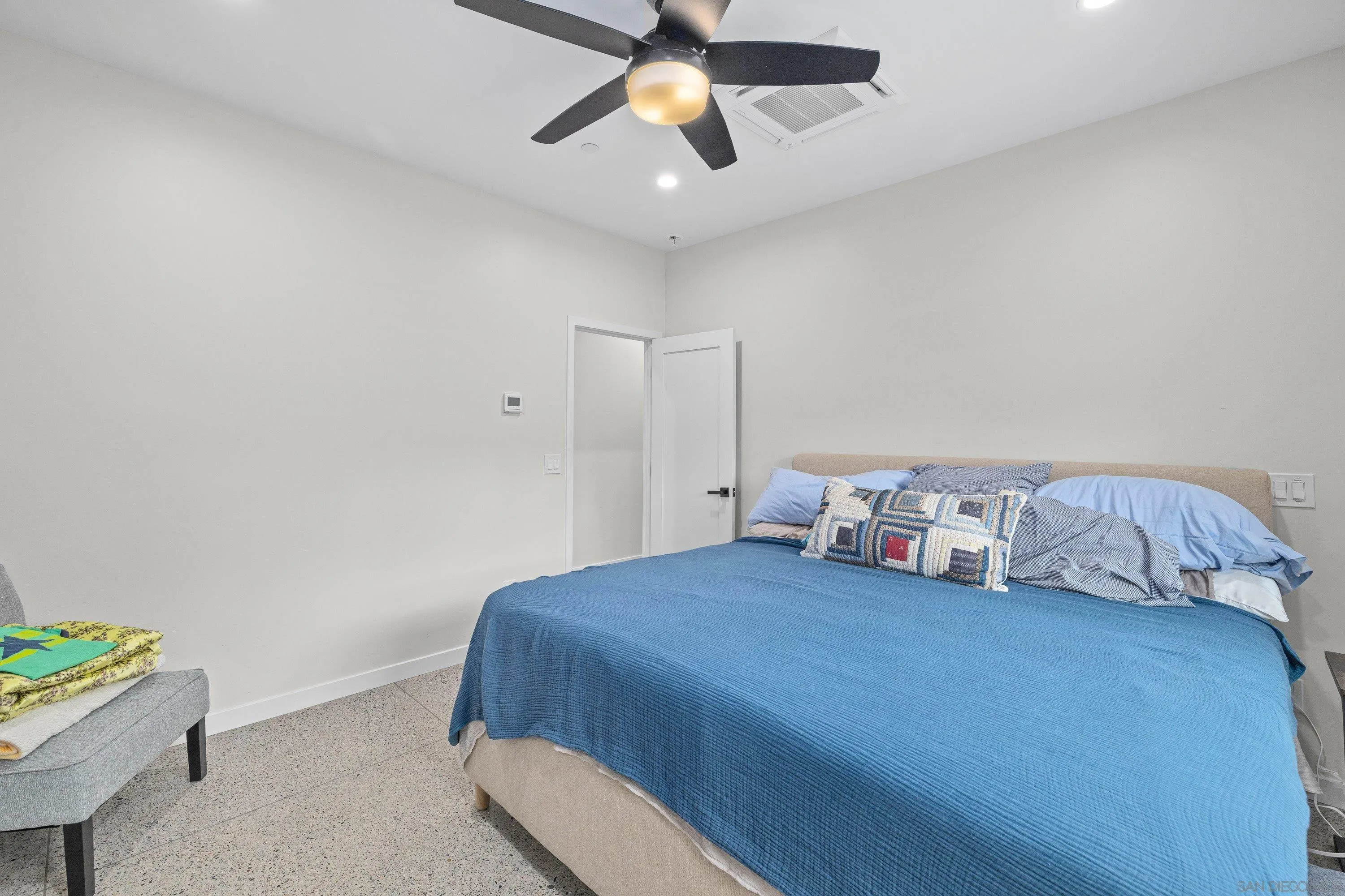 https://cdn.realtyfeed.com/cdn/127/260013069/05247c000be063feb4a96d5438edc4e5.webp