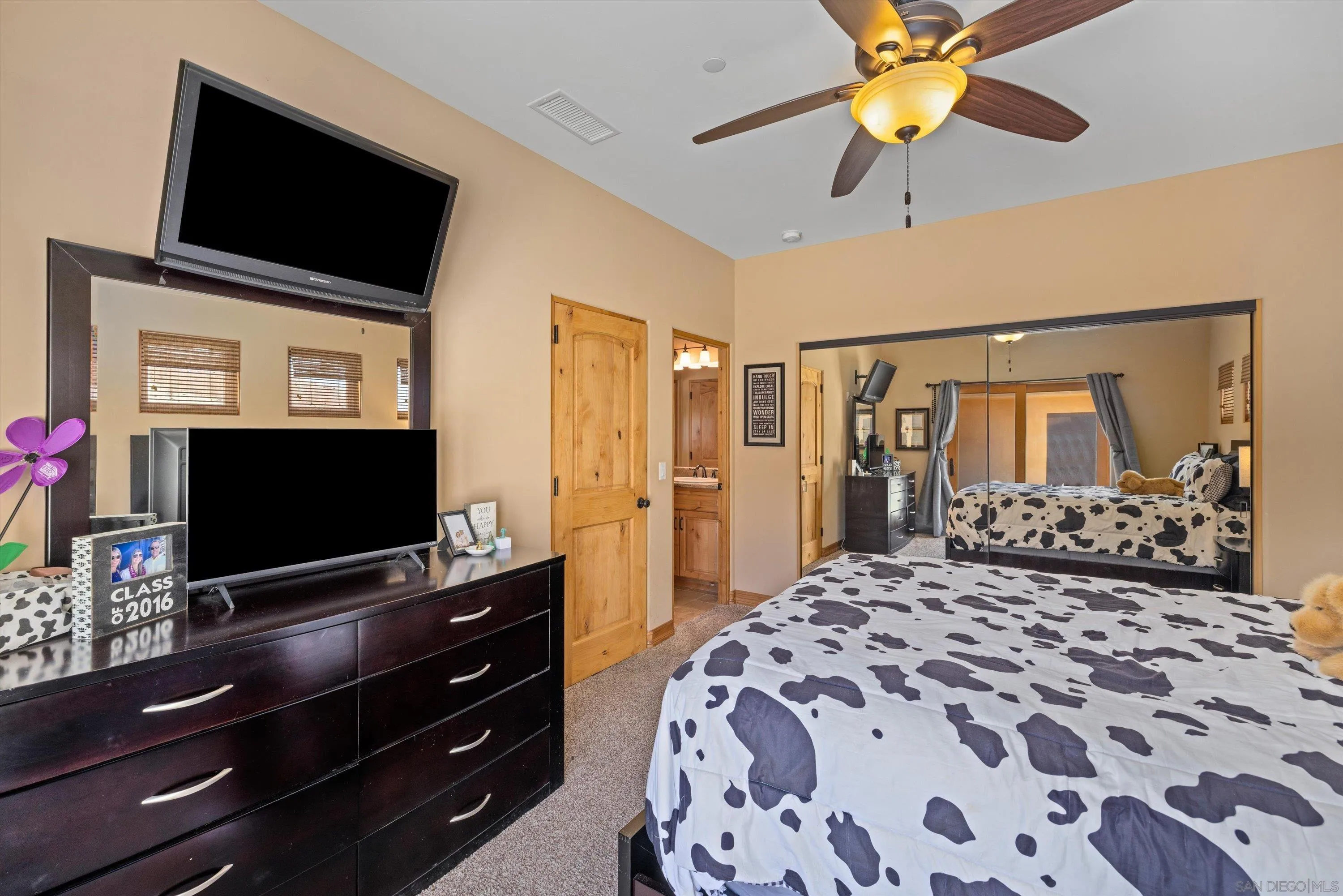 https://cdn.realtyfeed.com/cdn/127/260013069/0beb2e6808815f29224bcb801fce0499.webp