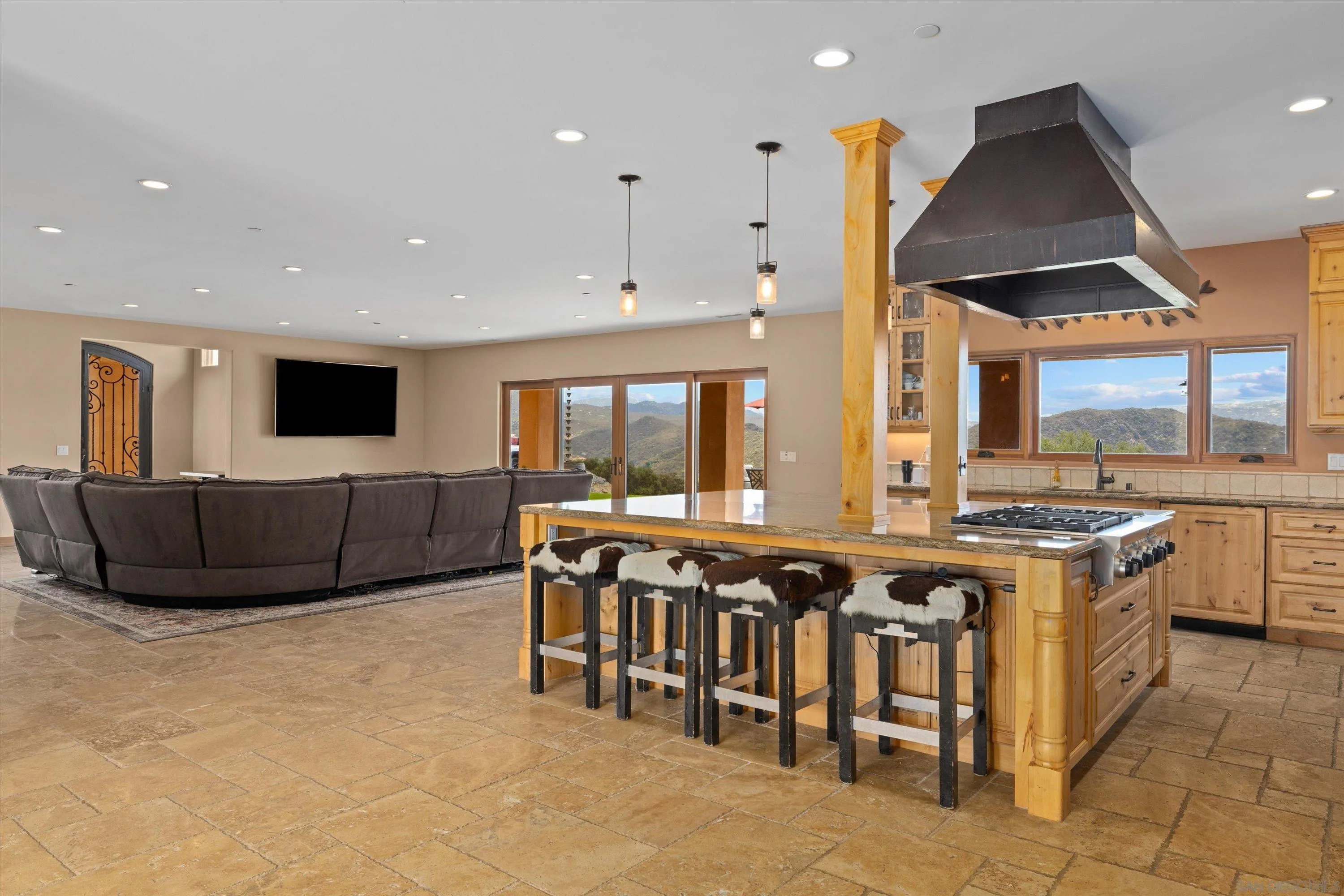 https://cdn.realtyfeed.com/cdn/127/260013069/2474c19fcd02ea2df34477d832ea0f9a.webp