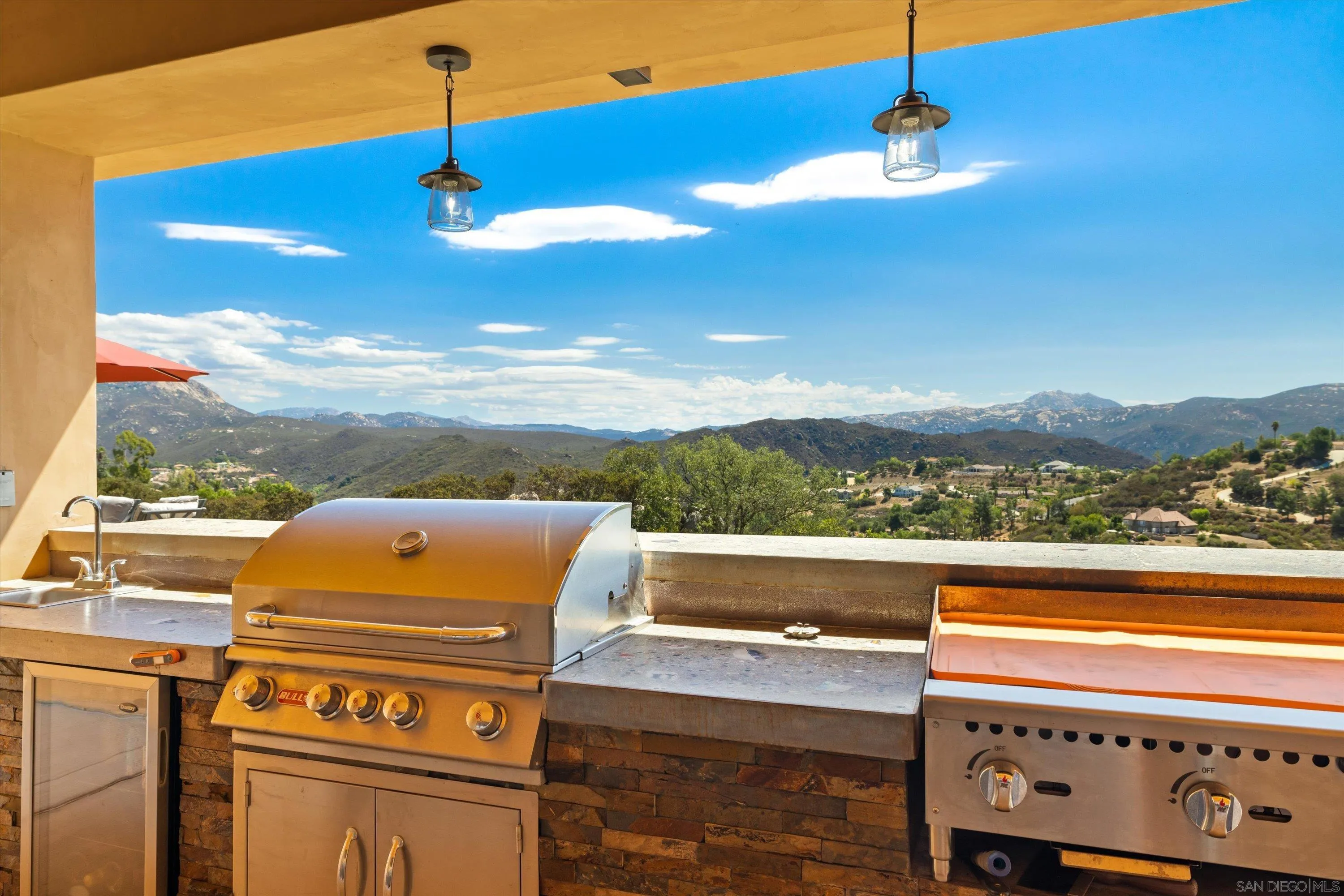 https://cdn.realtyfeed.com/cdn/127/260013069/364ce6c914c0689c15edd05a8ebead04.webp