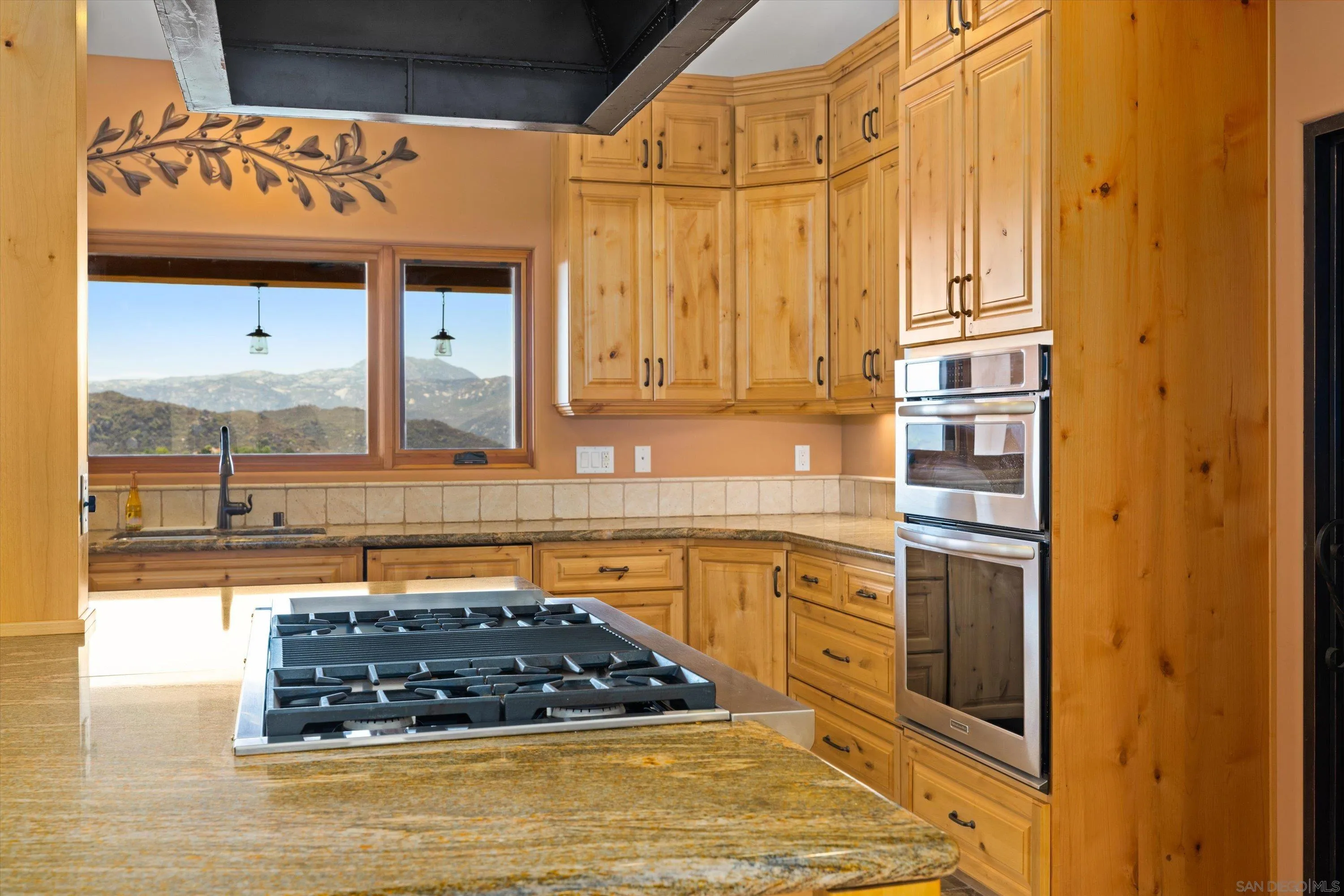 https://cdn.realtyfeed.com/cdn/127/260013069/50aeceb8df5a6aefcf890817ea5f720e.webp