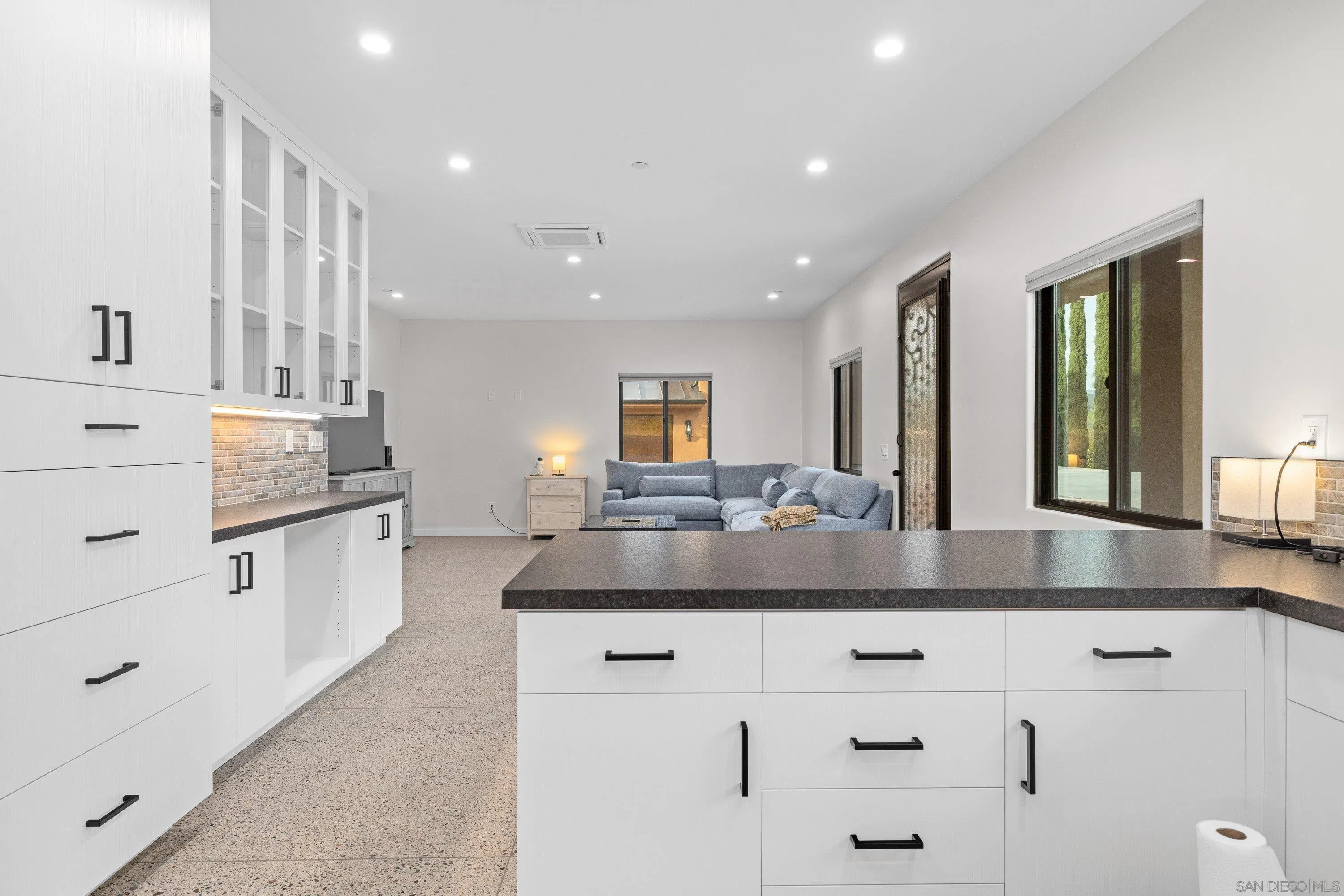 https://cdn.realtyfeed.com/cdn/127/260013069/77ee5919d546560d5658ad788bce6509.webp