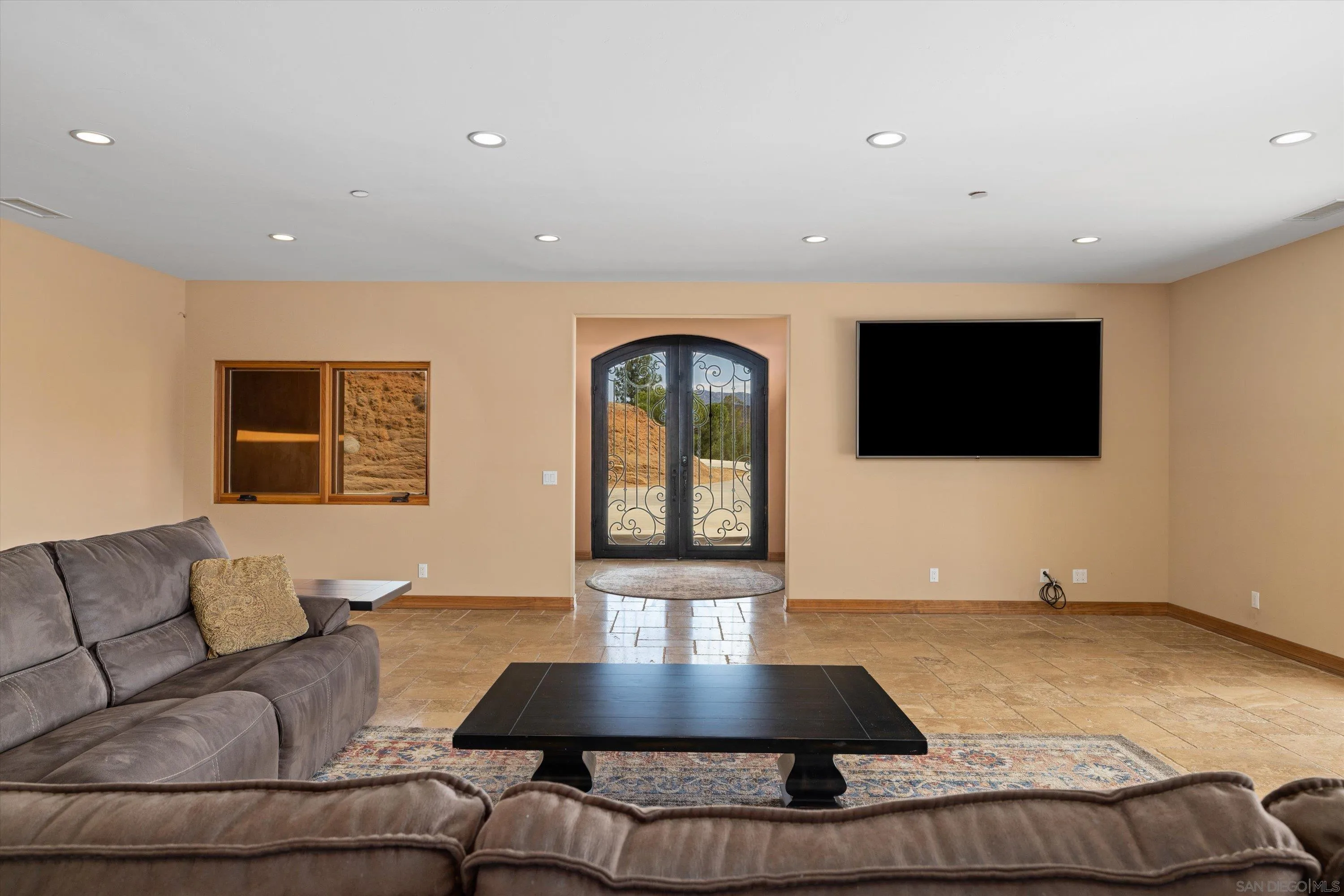 https://cdn.realtyfeed.com/cdn/127/260013069/7abe795db0b4484ccf1e35e62e543d17.webp