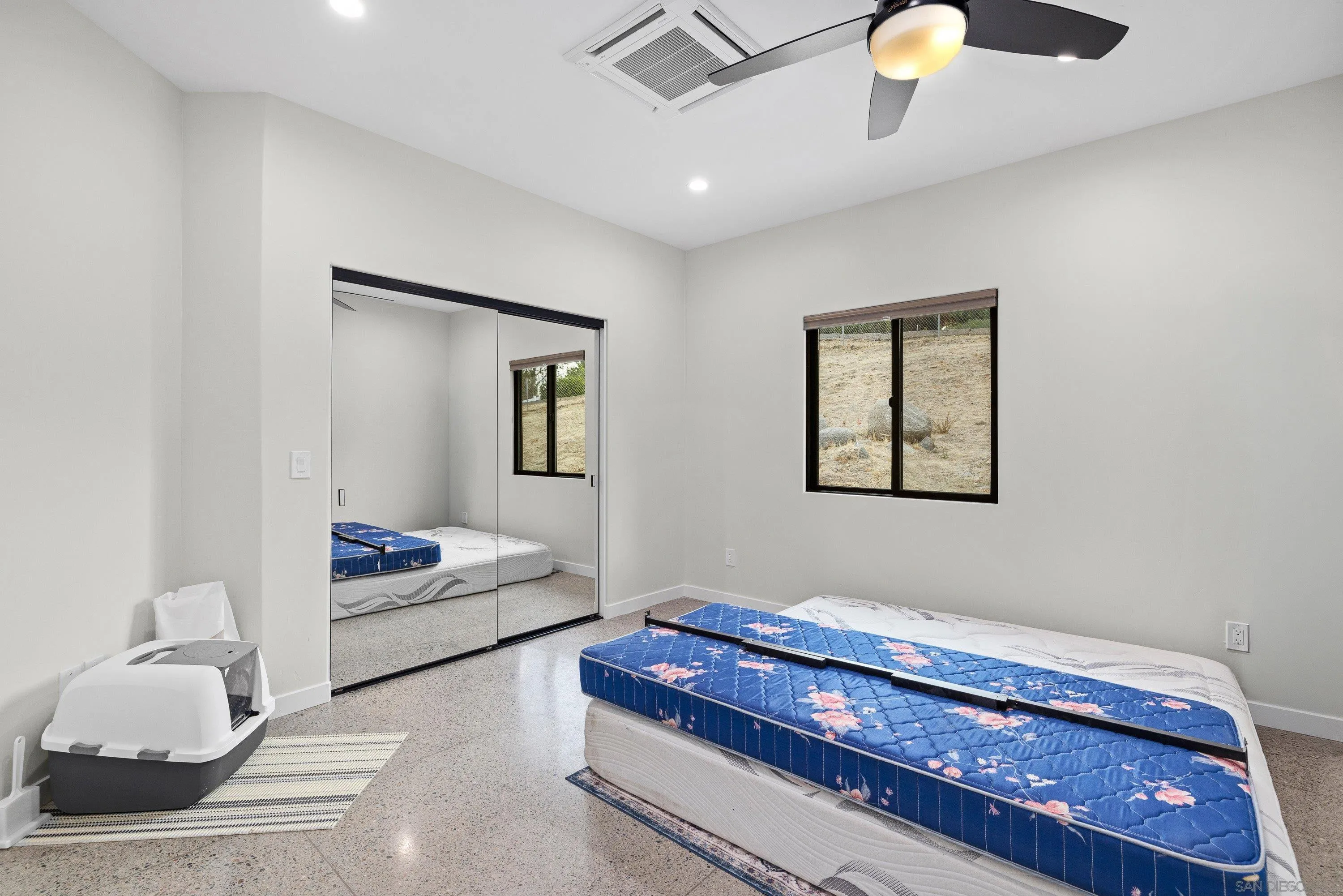 https://cdn.realtyfeed.com/cdn/127/260013069/8b972e715363ed21c4f5178de2f557f3.webp